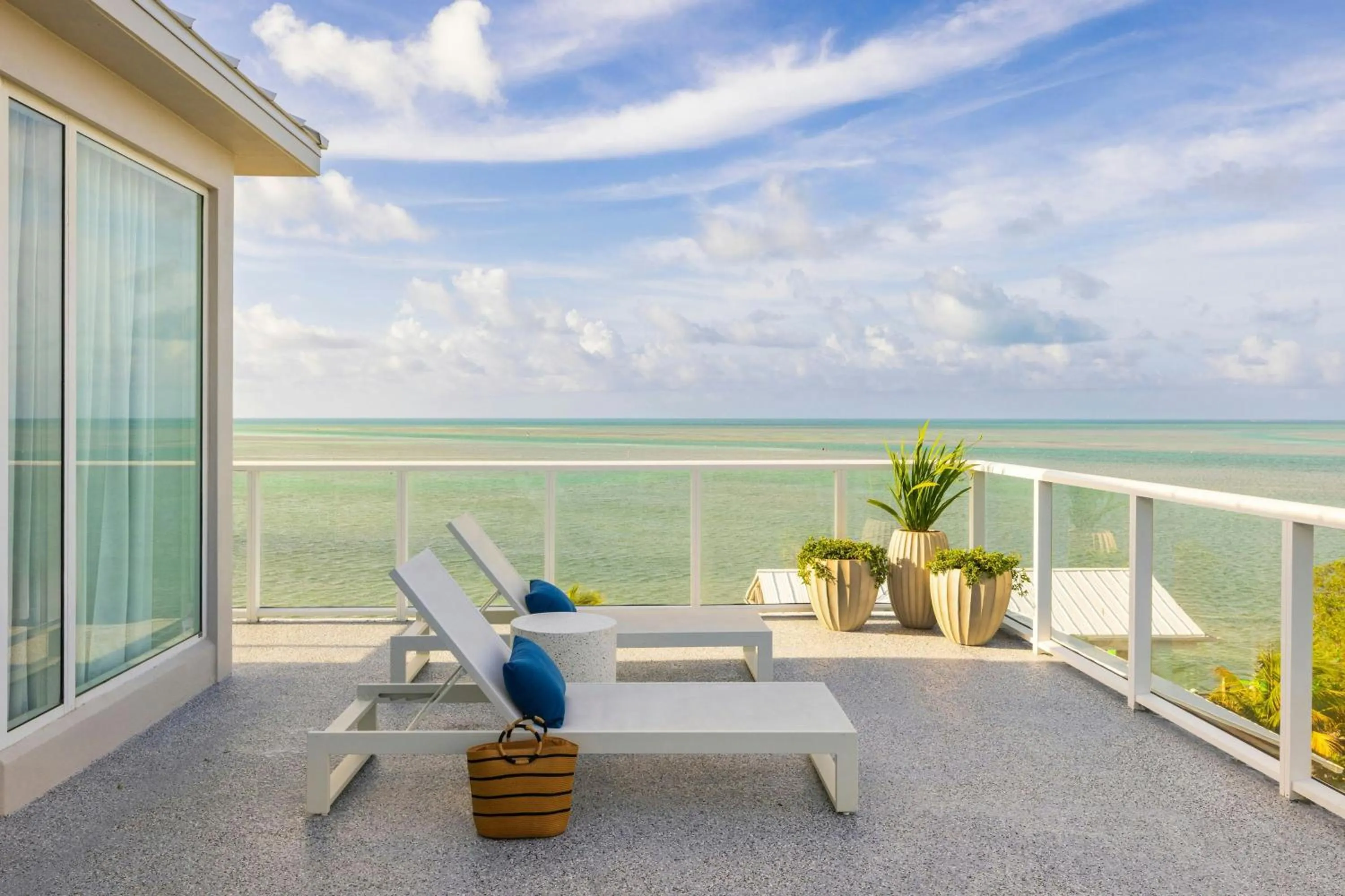 Lounge or bar in Three Waters Resort and Marina, Islamorada, a Tribute Portfolio Resort