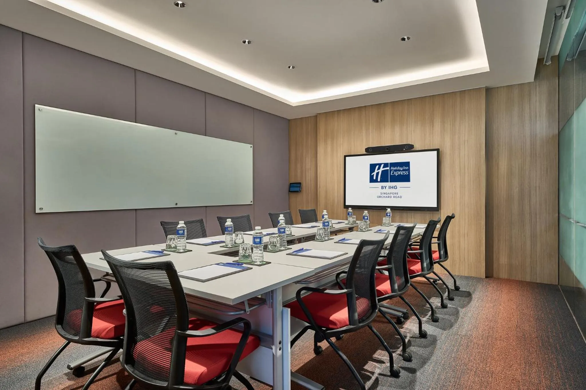 Meeting/conference room in Holiday Inn Express Singapore Orchard Road by IHG