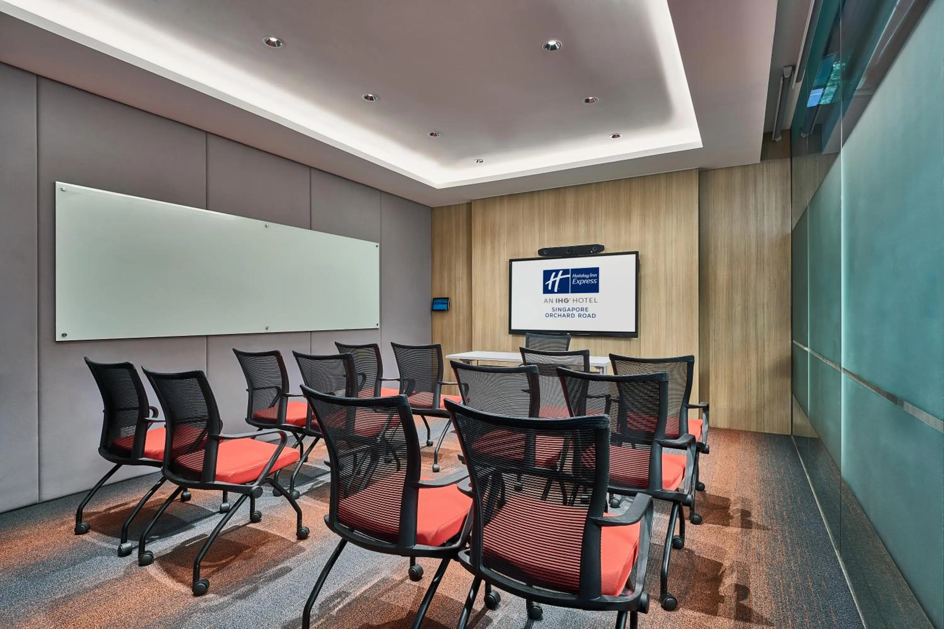 Meeting/conference room in Holiday Inn Express Singapore Orchard Road by IHG