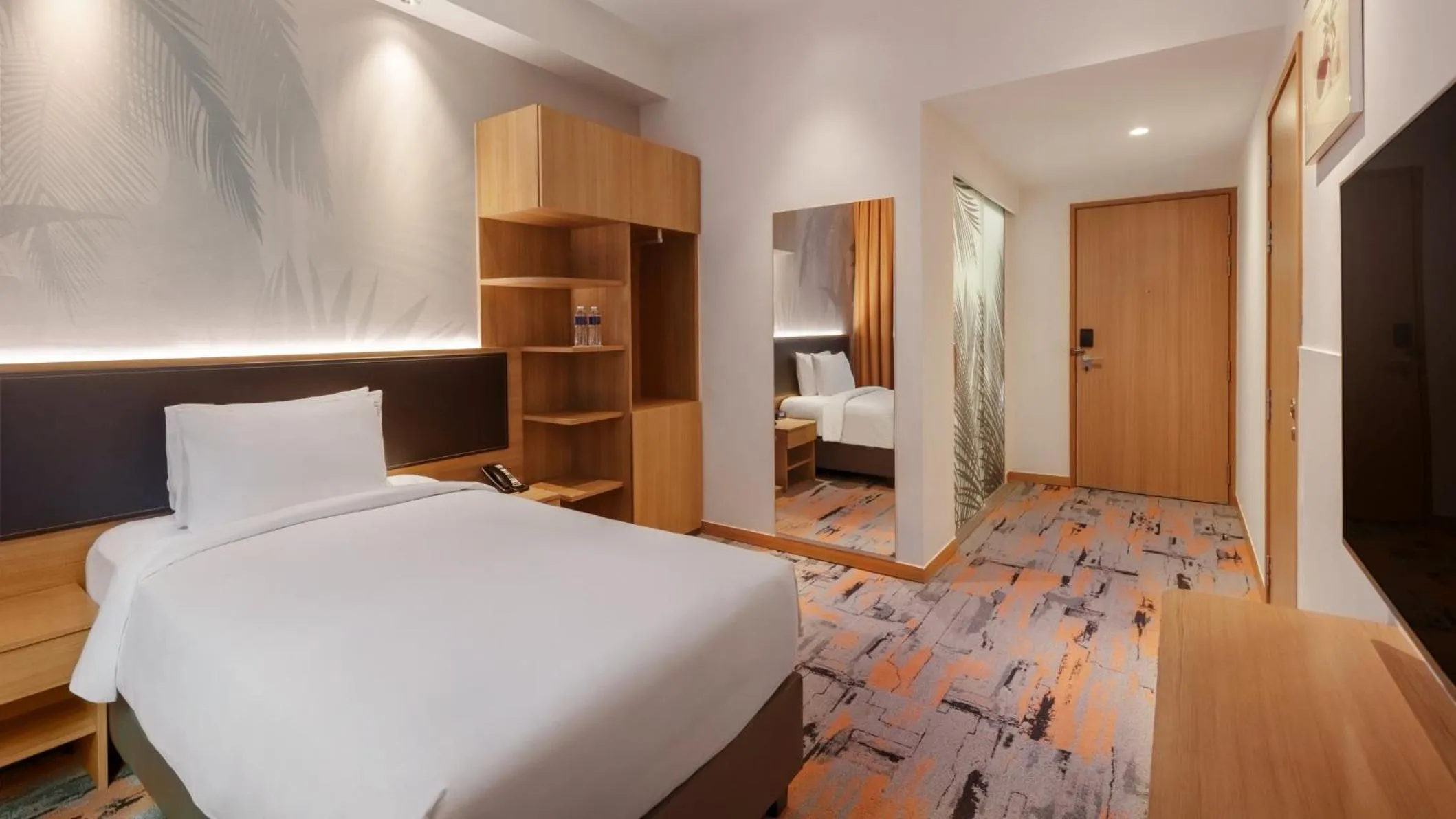Photo of the whole room, Bed in Holiday Inn Express Singapore Orchard Road by IHG