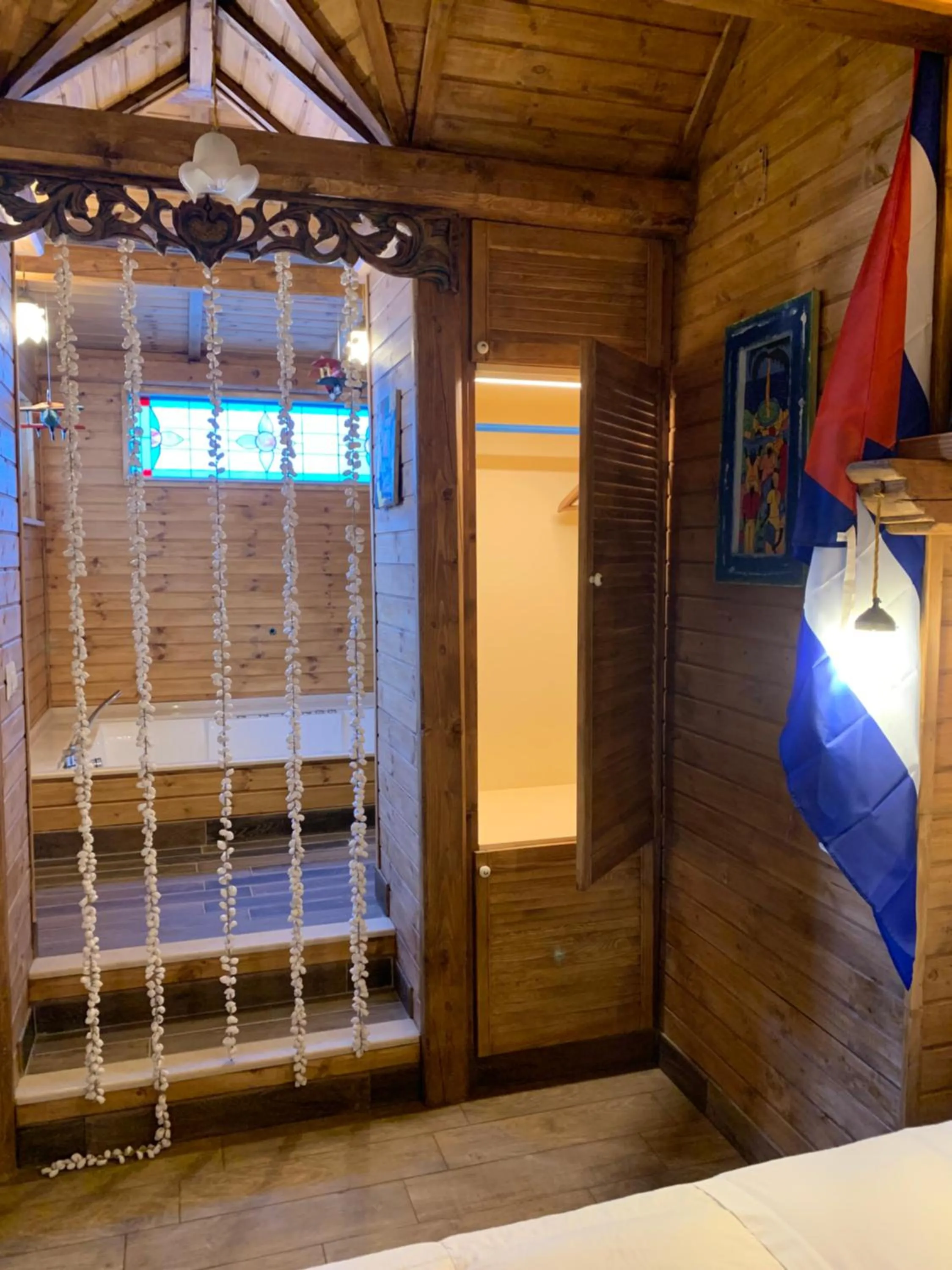 wardrobe, Bed in La Casa di Emanuella - Rooms & International Suites