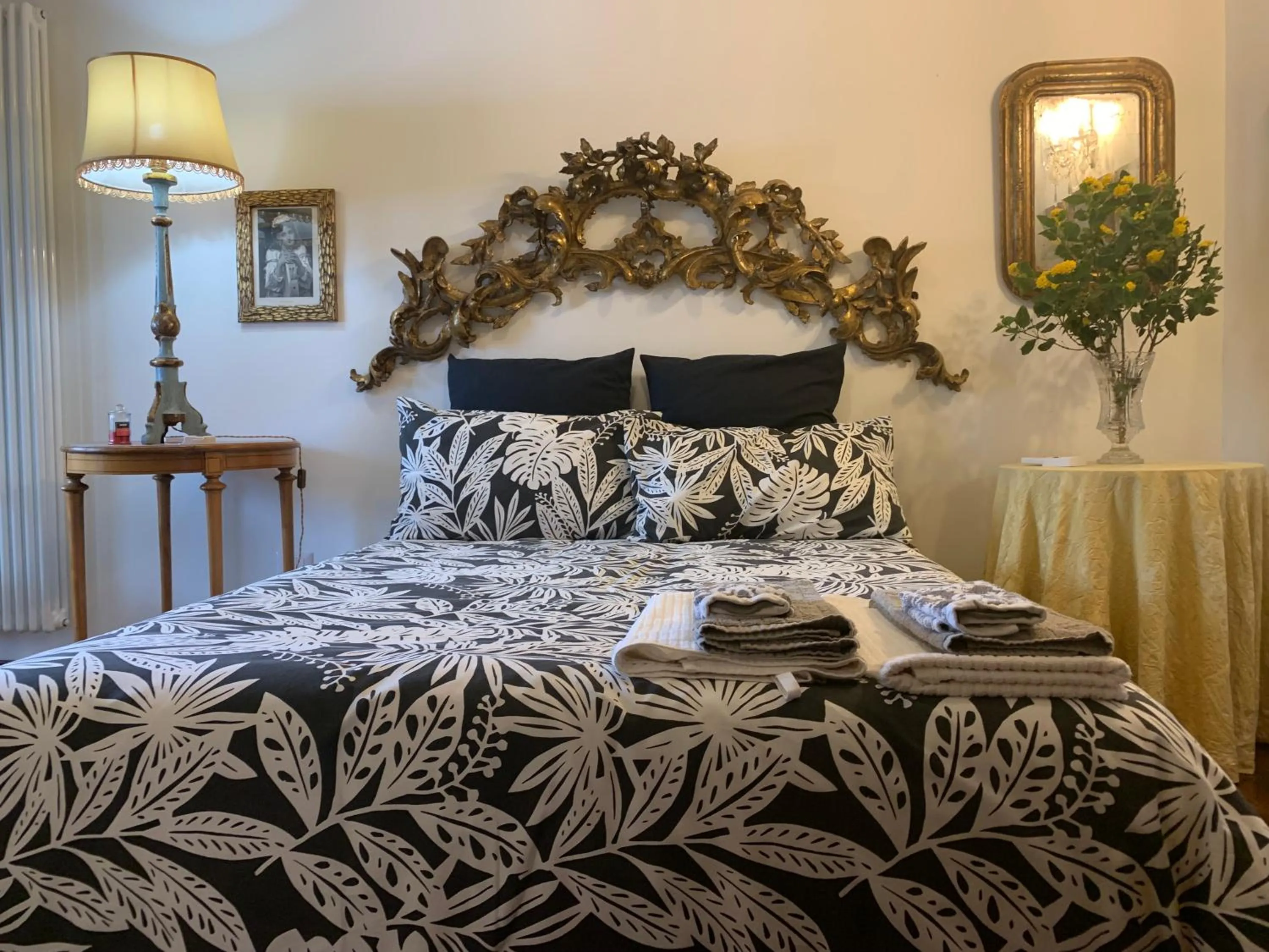 Bed in La Casa di Emanuella - Rooms & International Suites