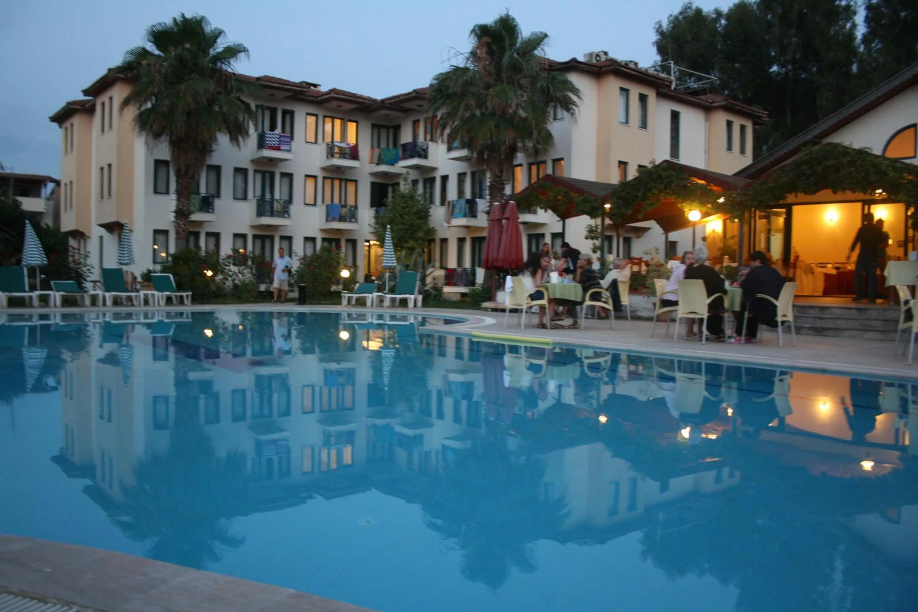 Restaurant/places to eat in Bezay Hotel