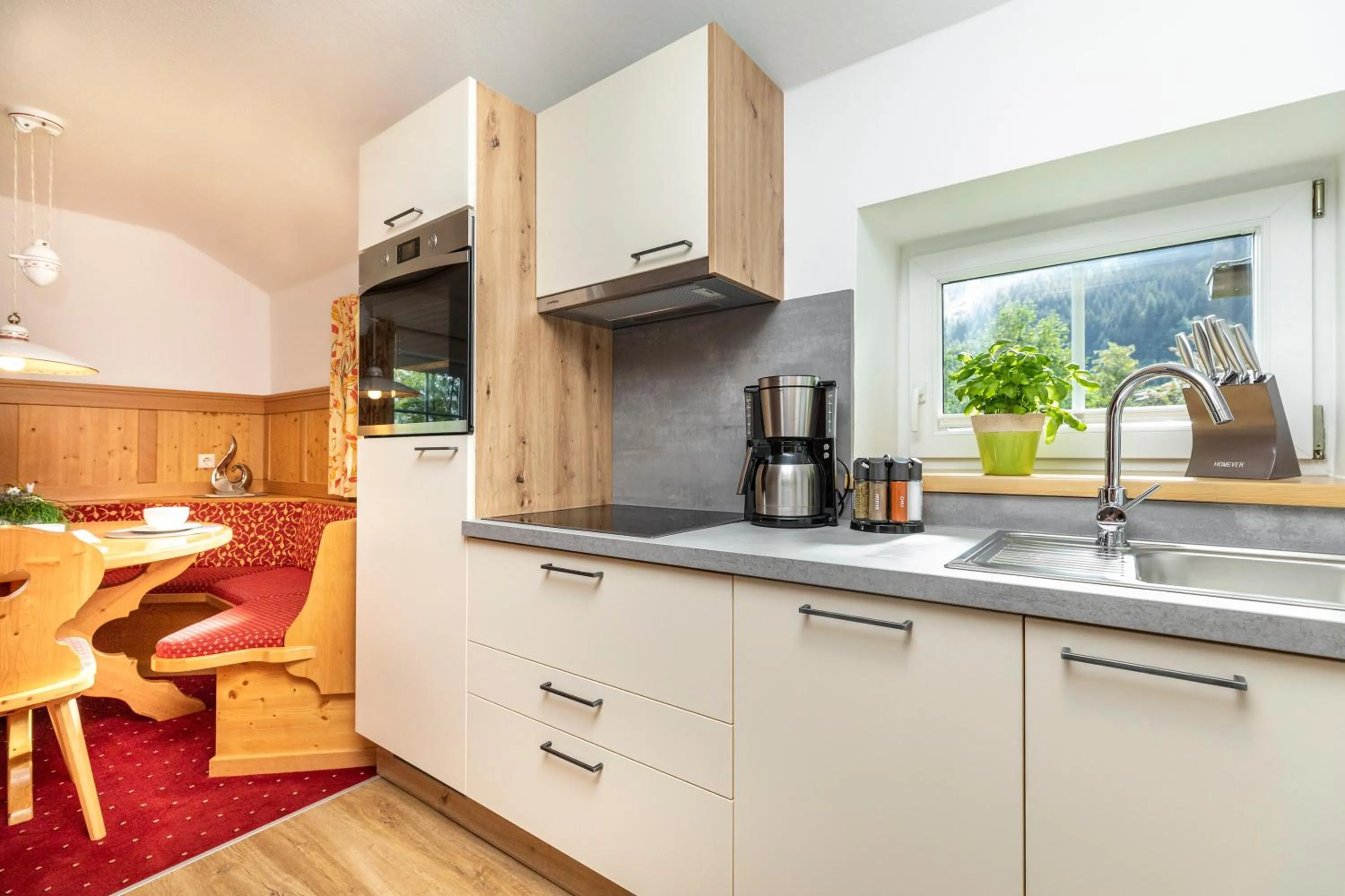 Kitchen or kitchenette in Frühstückspension Klinglhub