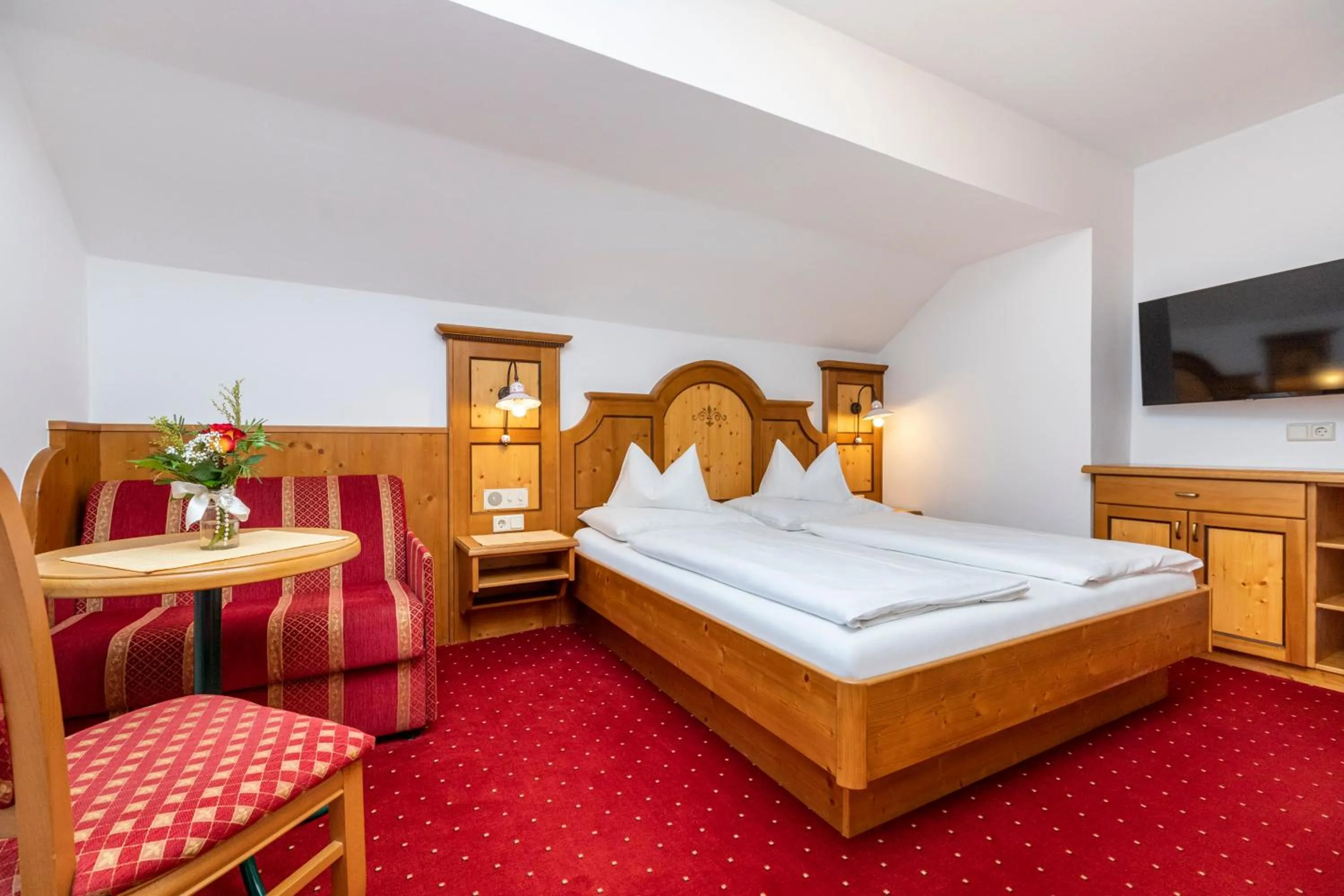 Photo of the whole room, Bed in Frühstückspension Klinglhub