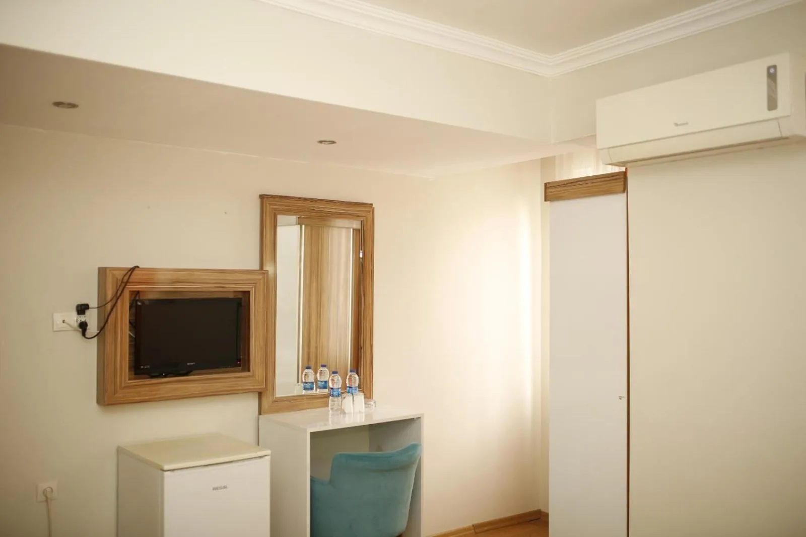 TV and multimedia in Özhan Hotel