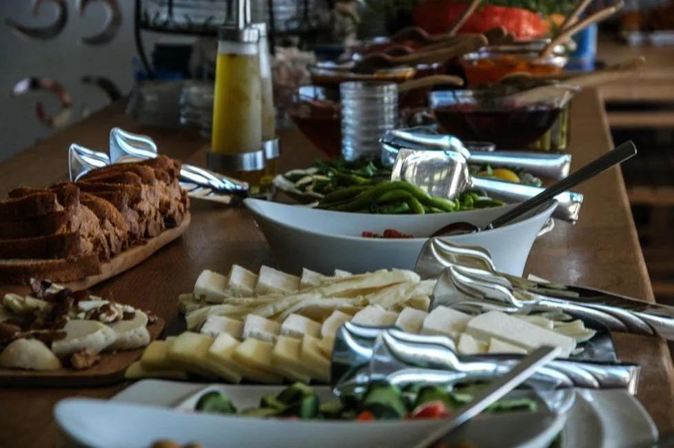 Buffet breakfast in Özhan Hotel