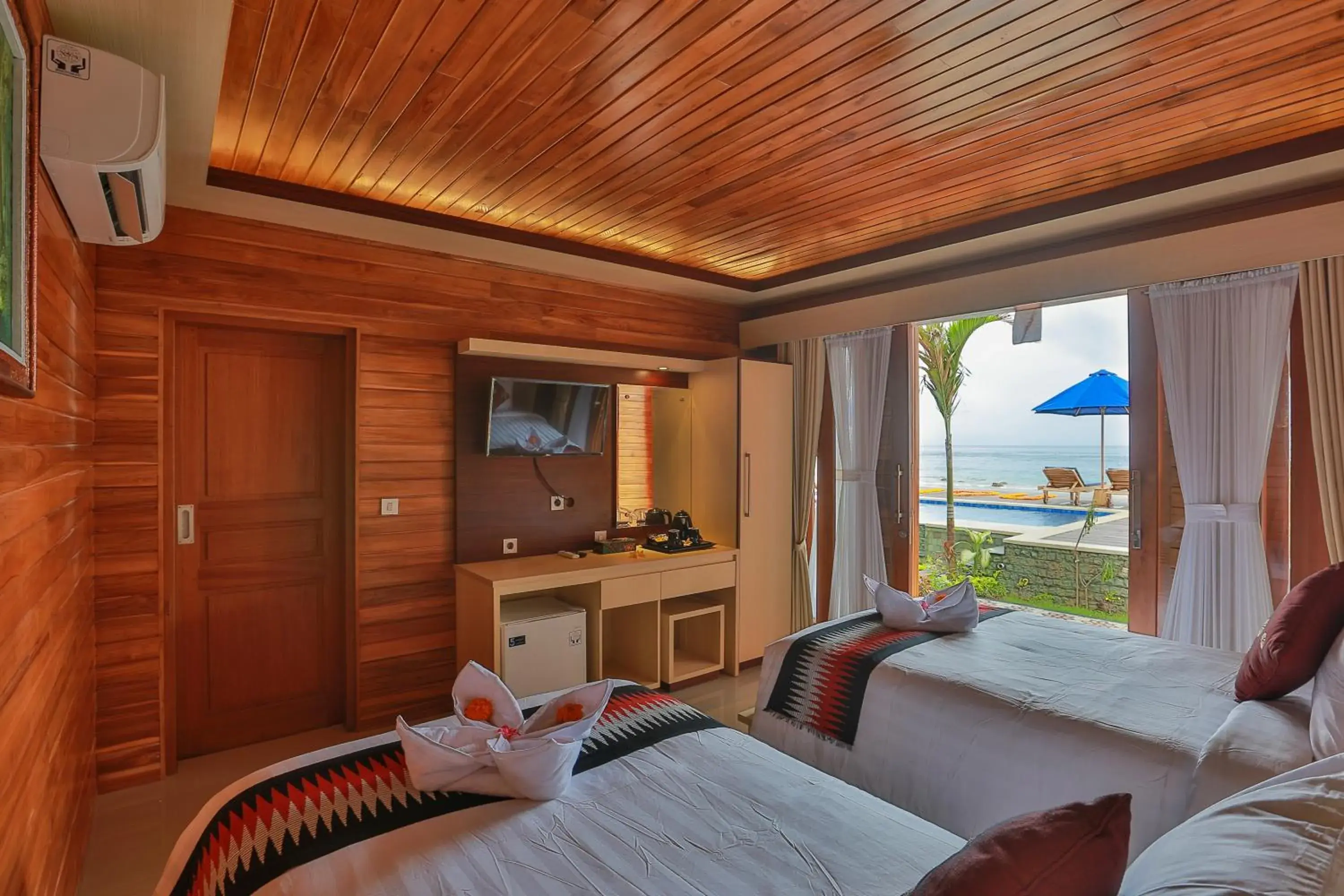 Bed in Sunrise Cottage Bed in Sunrise Cottage