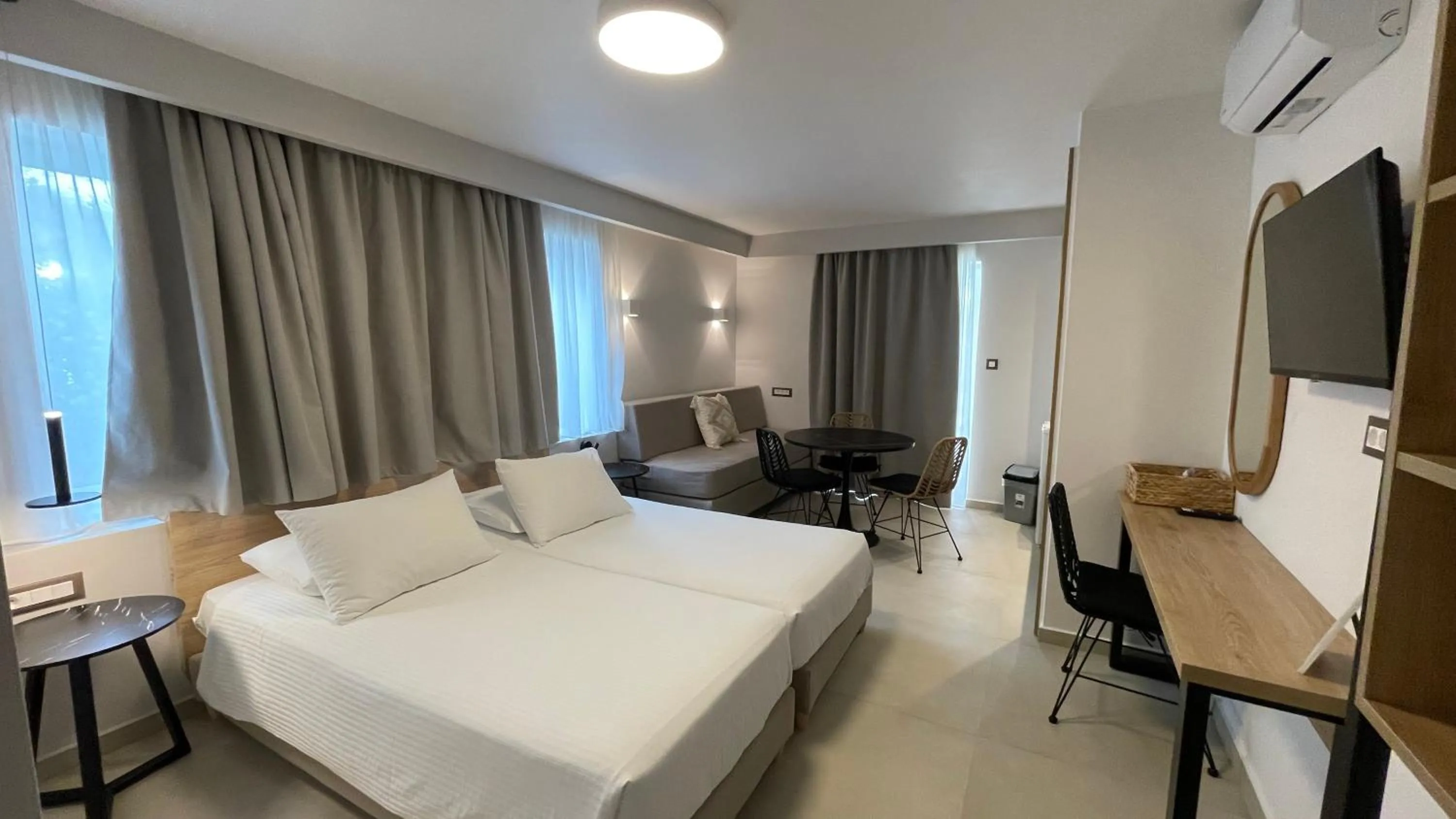 Alexia Beach Hotel