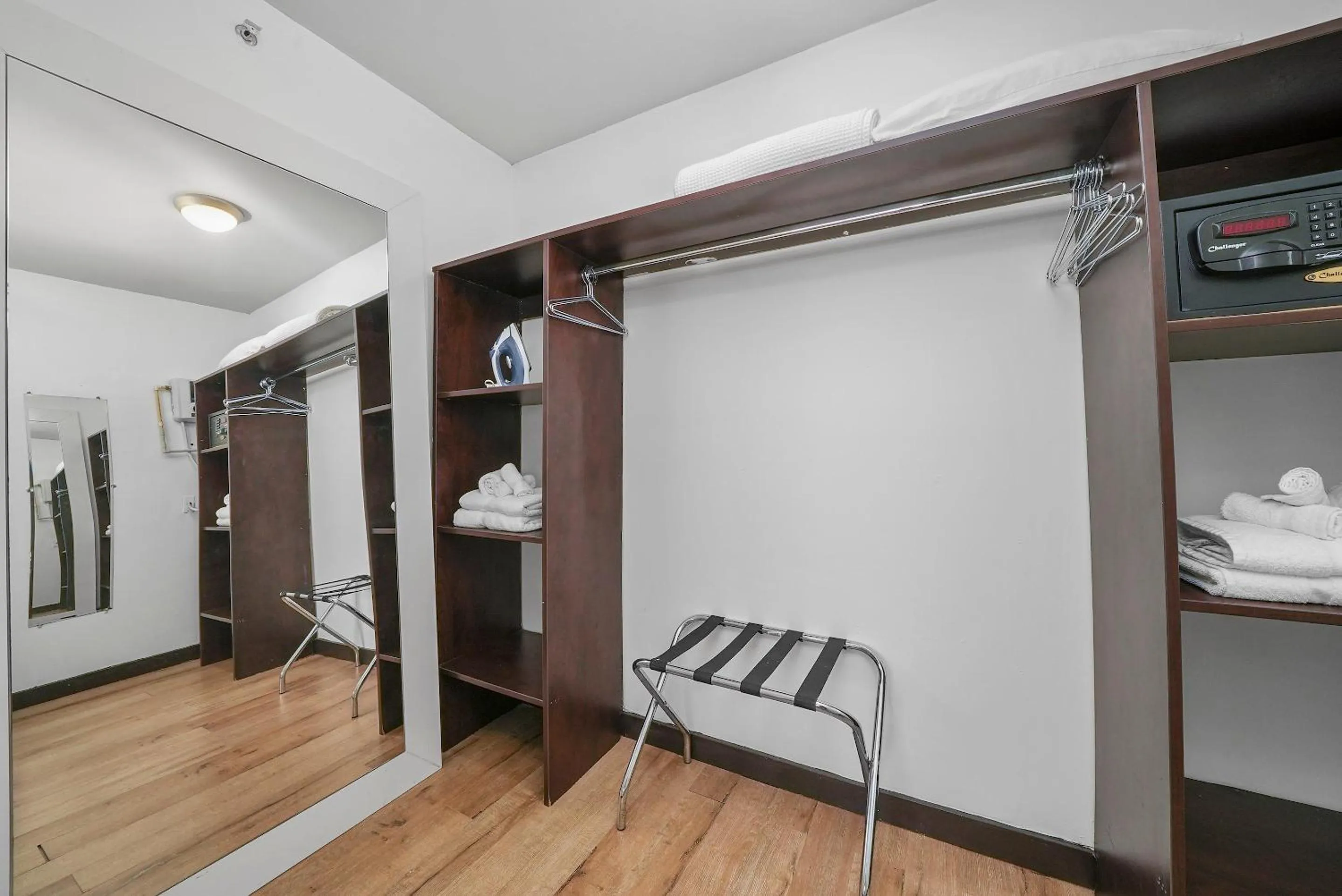 safe in Metropole Suites South Beach