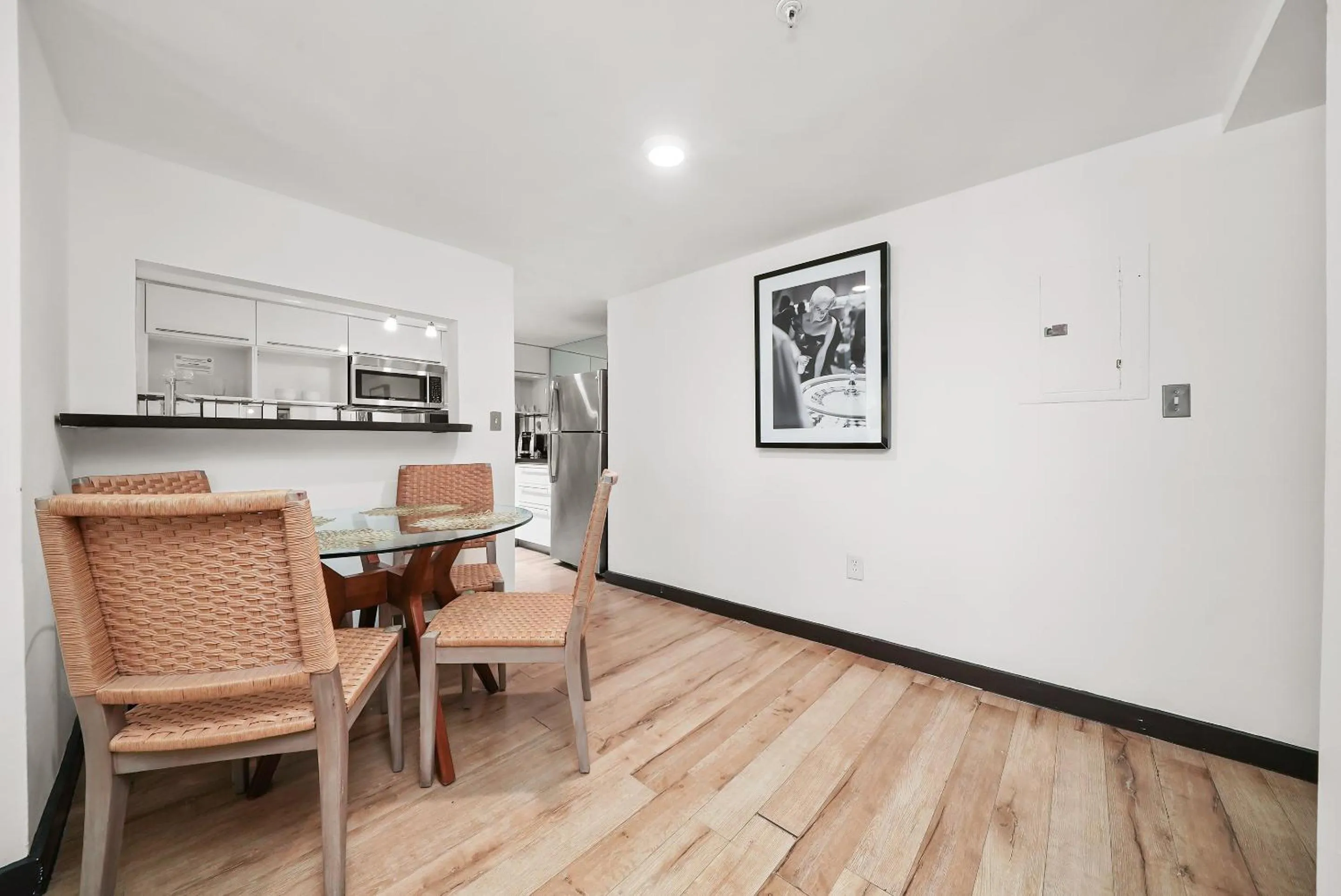 Dining area in Metropole Suites South Beach