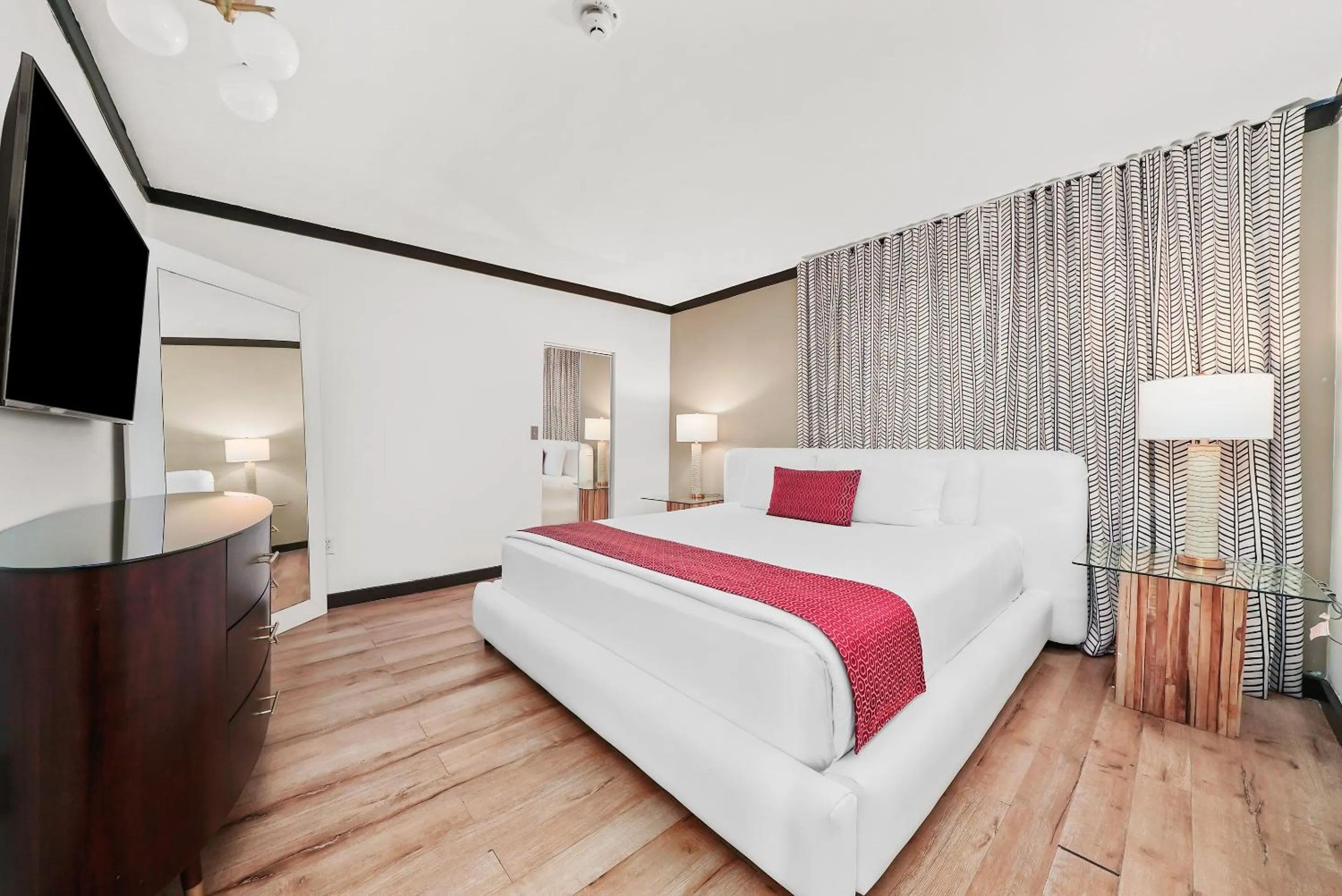 Bed in Metropole Suites South Beach