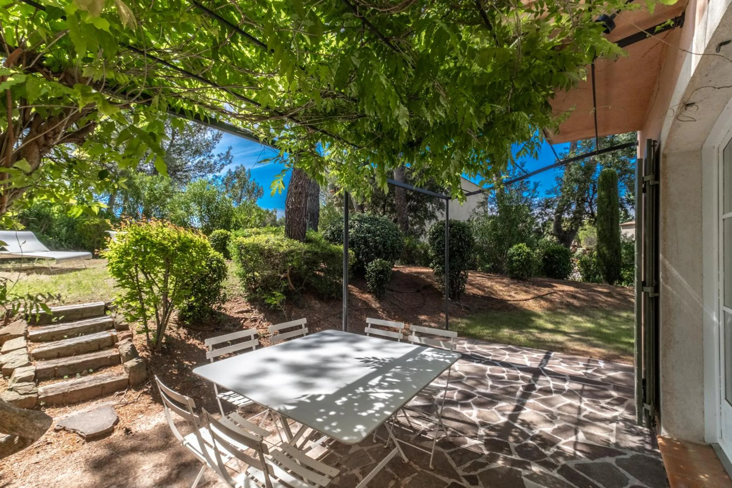 Patio in Les Appartements et Maisons du Domaine de Saint Endréol Golf & Spa Resort