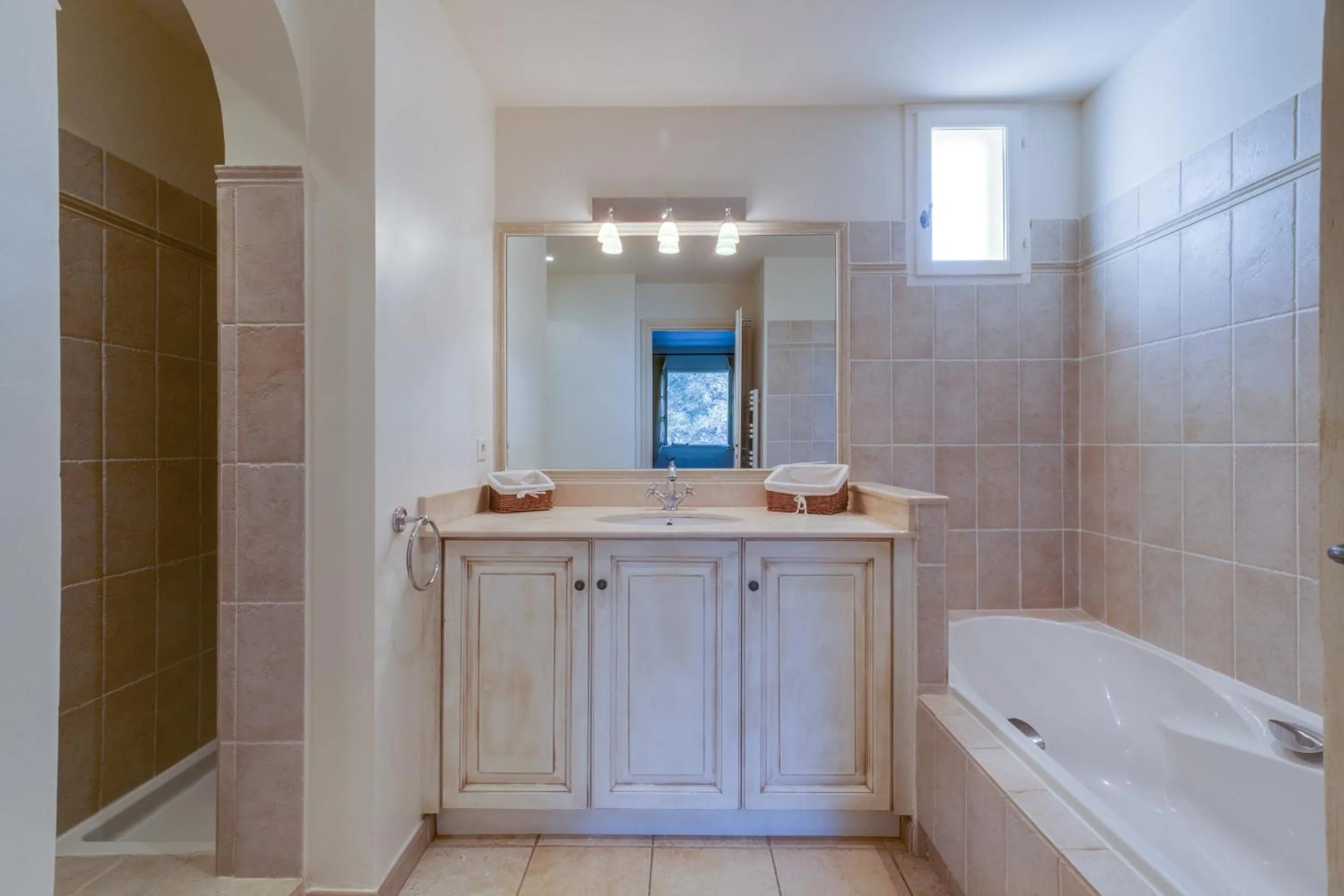 Bathroom in Les Appartements et Maisons du Domaine de Saint Endréol Golf & Spa Resort