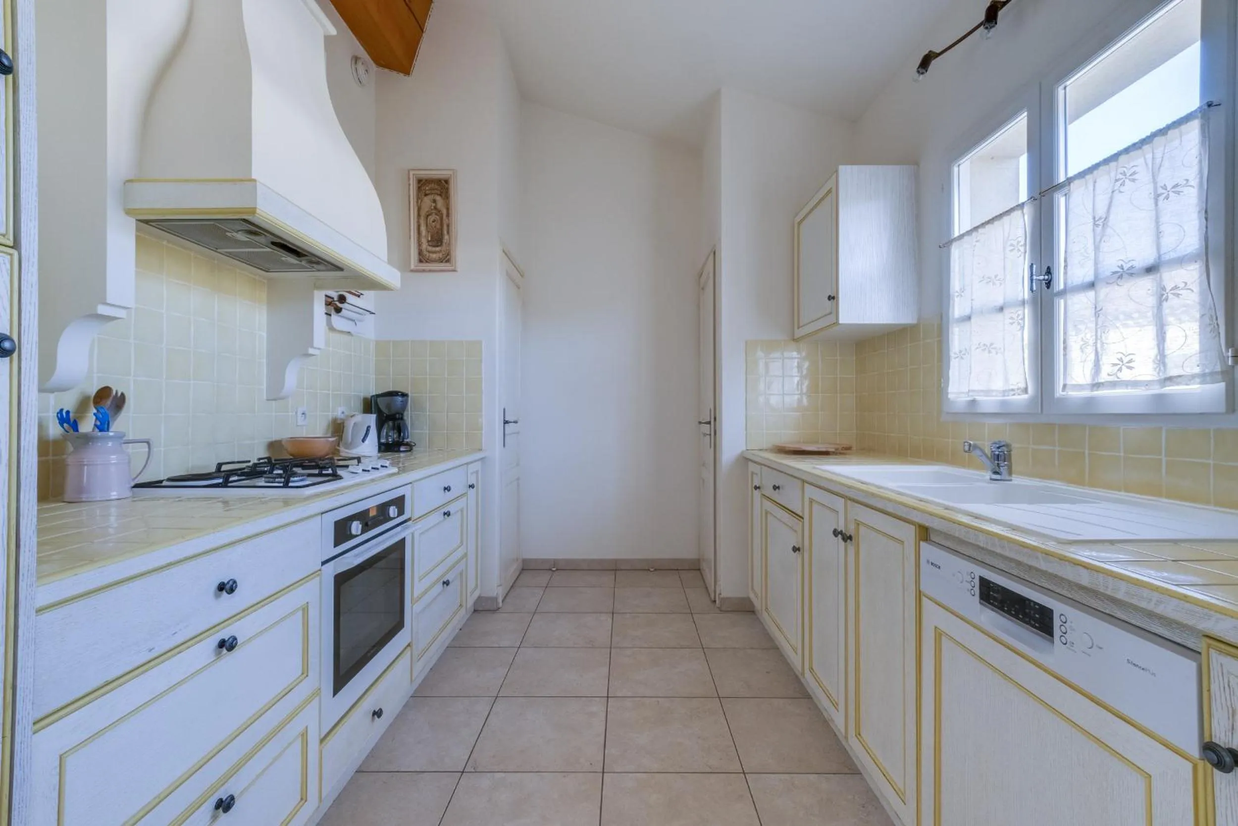 kitchen in Les Appartements et Maisons du Domaine de Saint Endréol Golf & Spa Resort