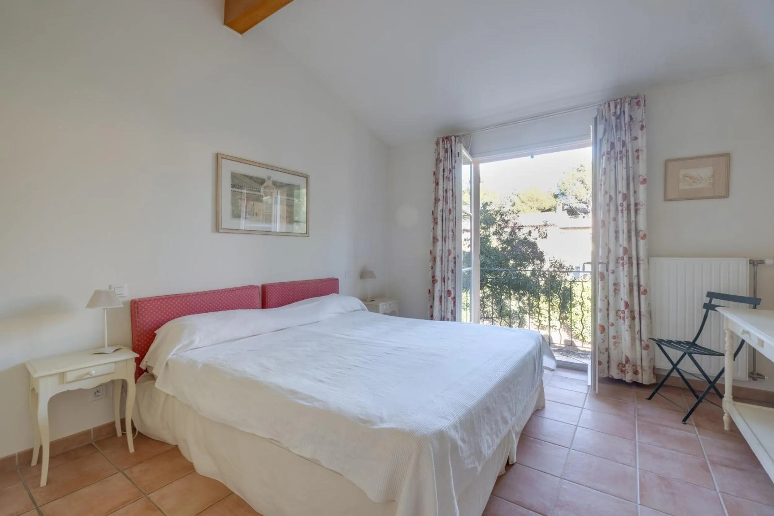 Bedroom, Bed in Les Appartements et Maisons du Domaine de Saint Endréol Golf & Spa Resort