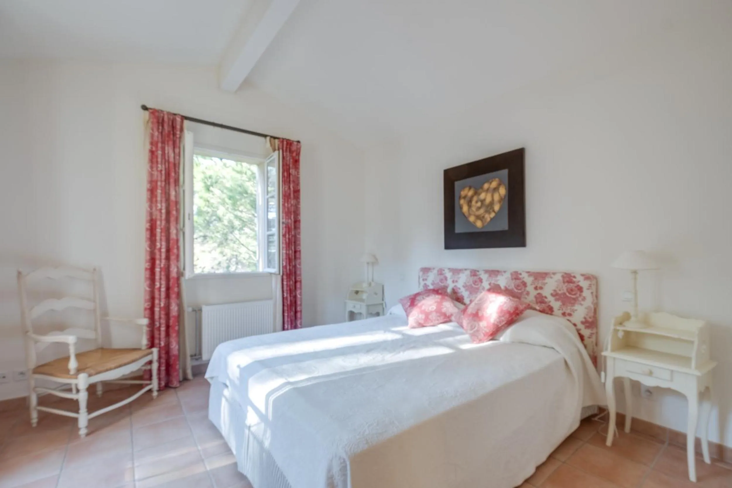 Bedroom, Bed in Les Appartements et Maisons du Domaine de Saint Endréol Golf & Spa Resort