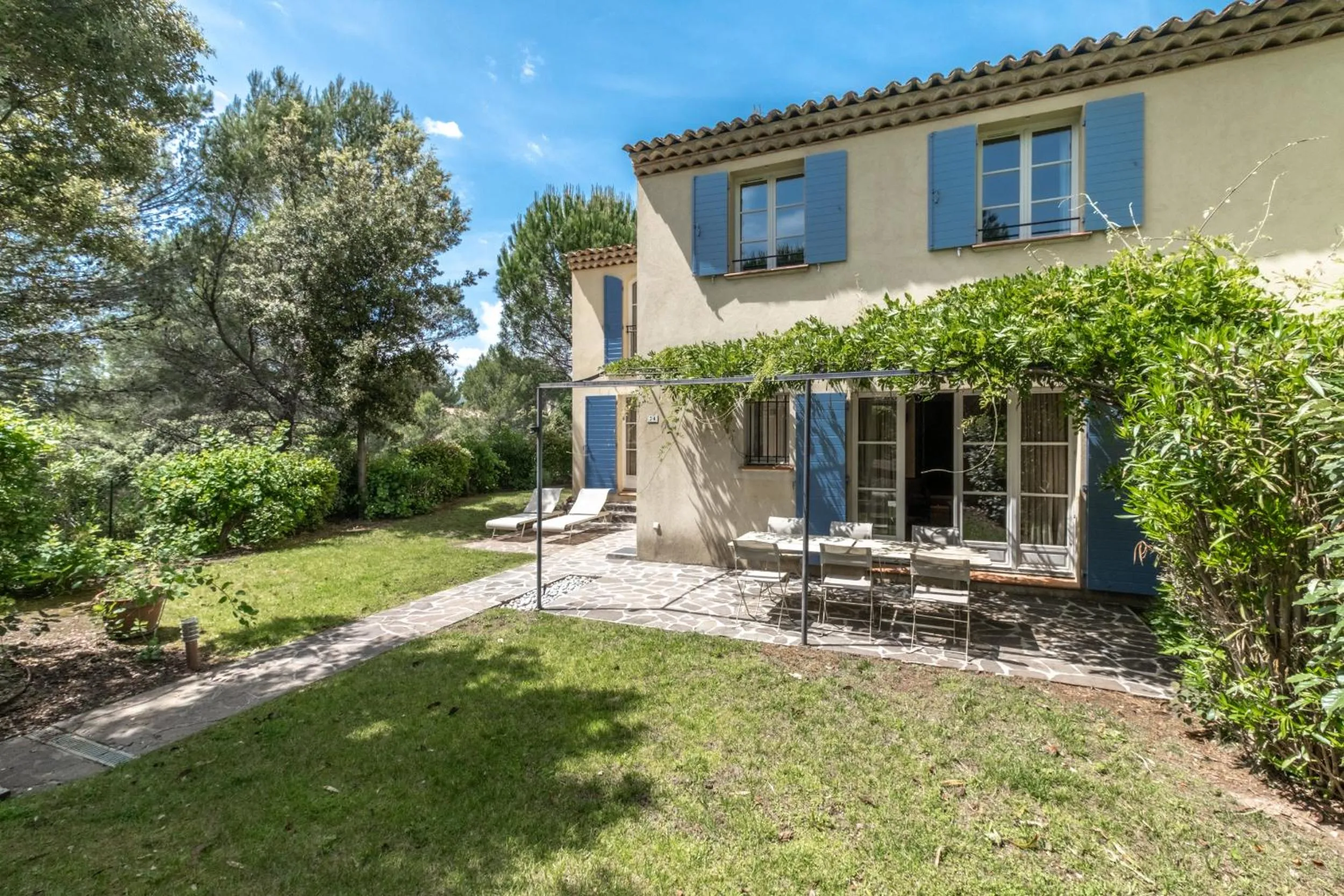 Patio in Les Appartements et Maisons du Domaine de Saint Endréol Golf & Spa Resort