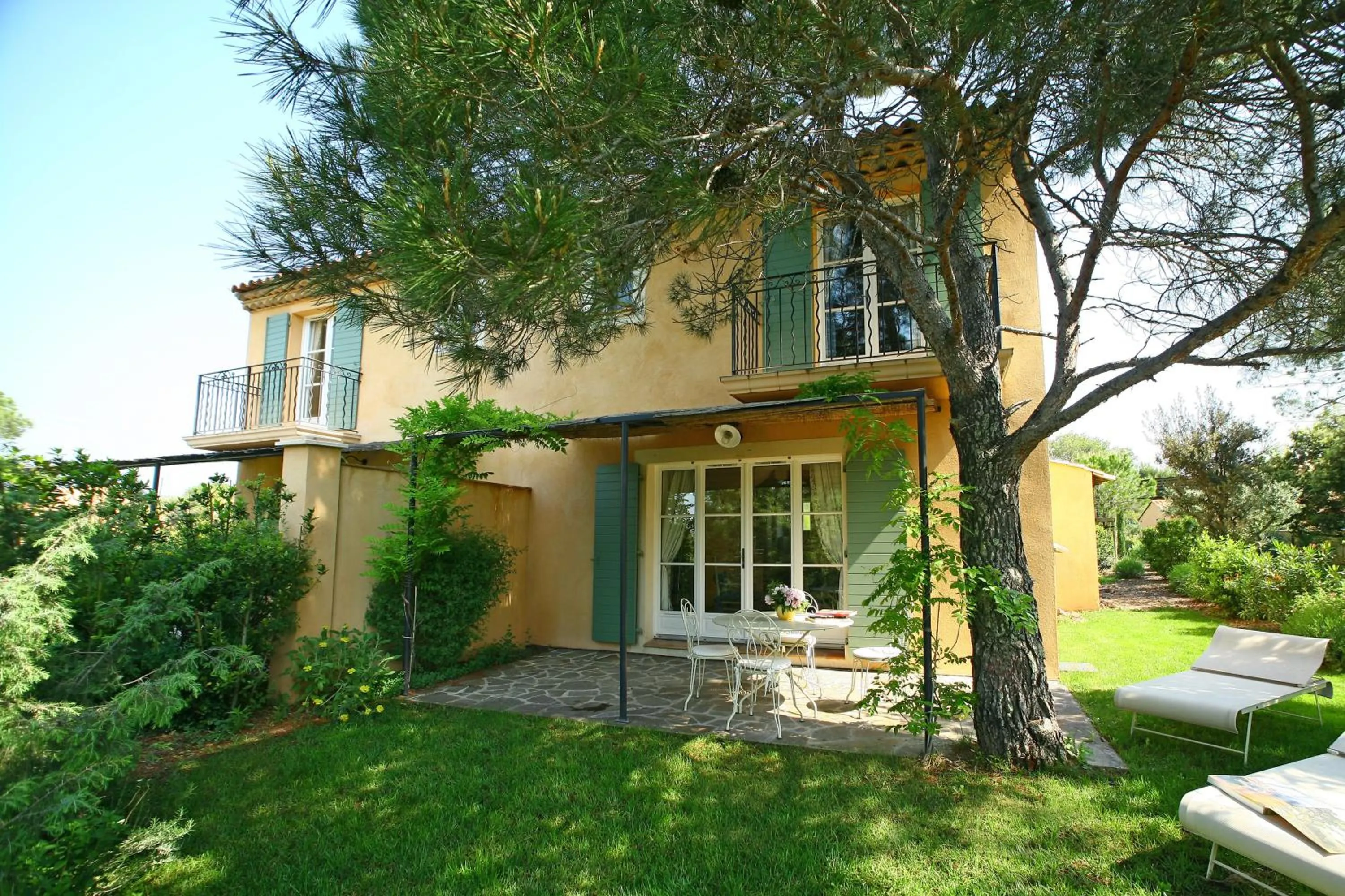 Facade/entrance in Les Appartements et Maisons du Domaine de Saint Endréol Golf & Spa Resort