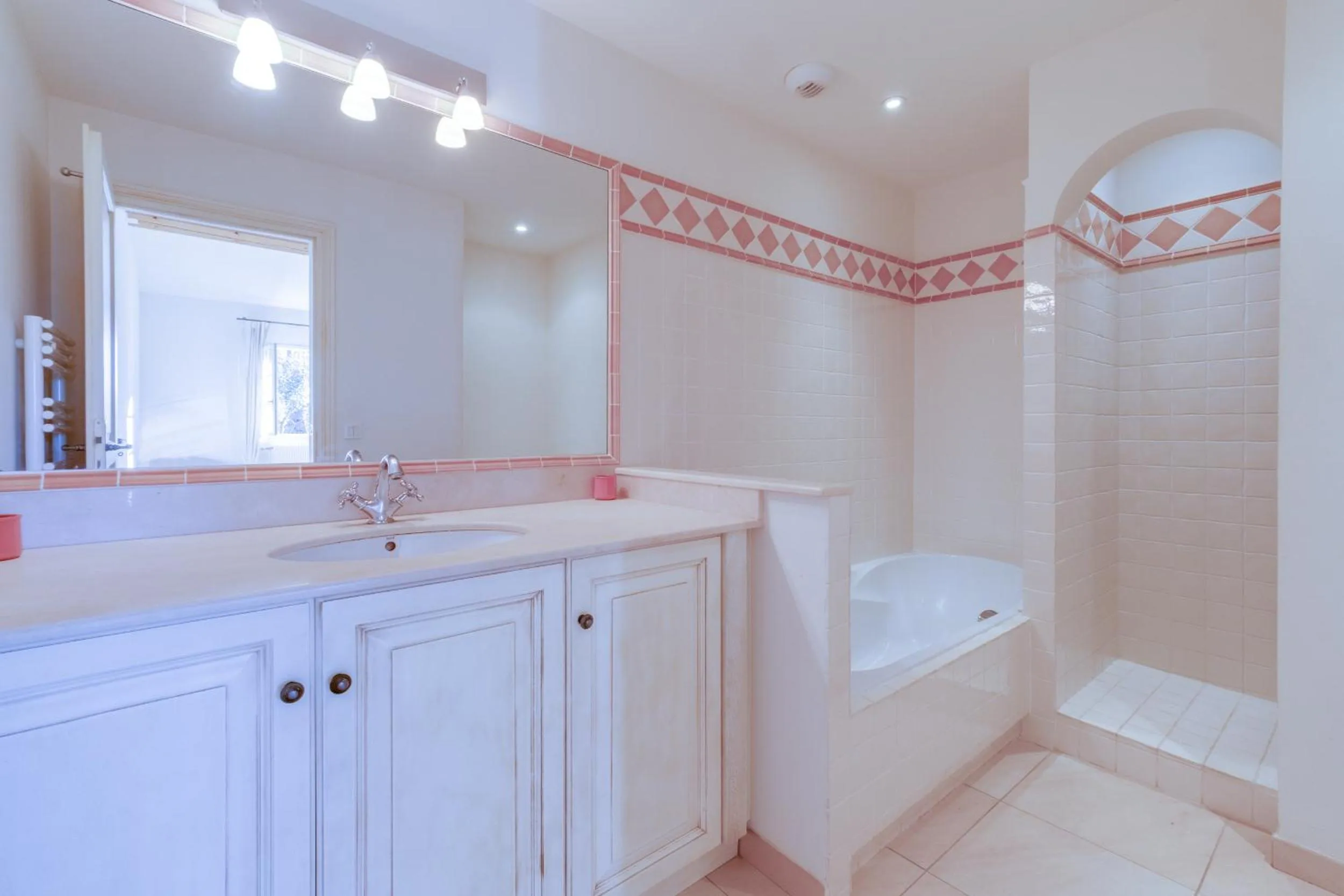 Bathroom in Les Appartements et Maisons du Domaine de Saint Endréol Golf & Spa Resort