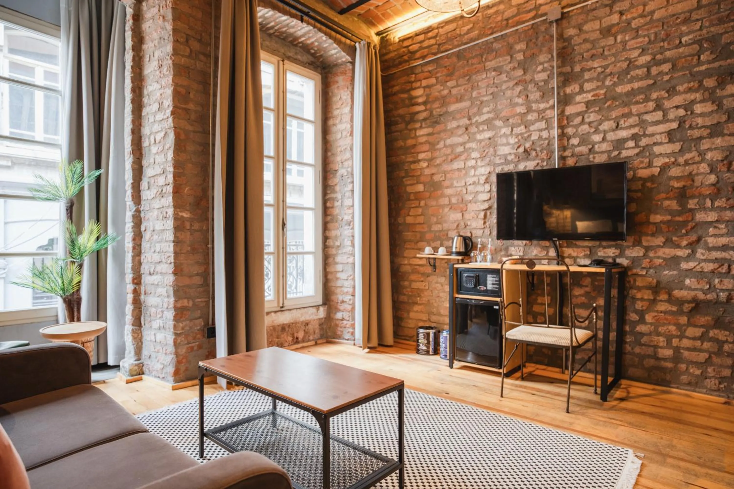 TV and multimedia in Novus Pera Hotel