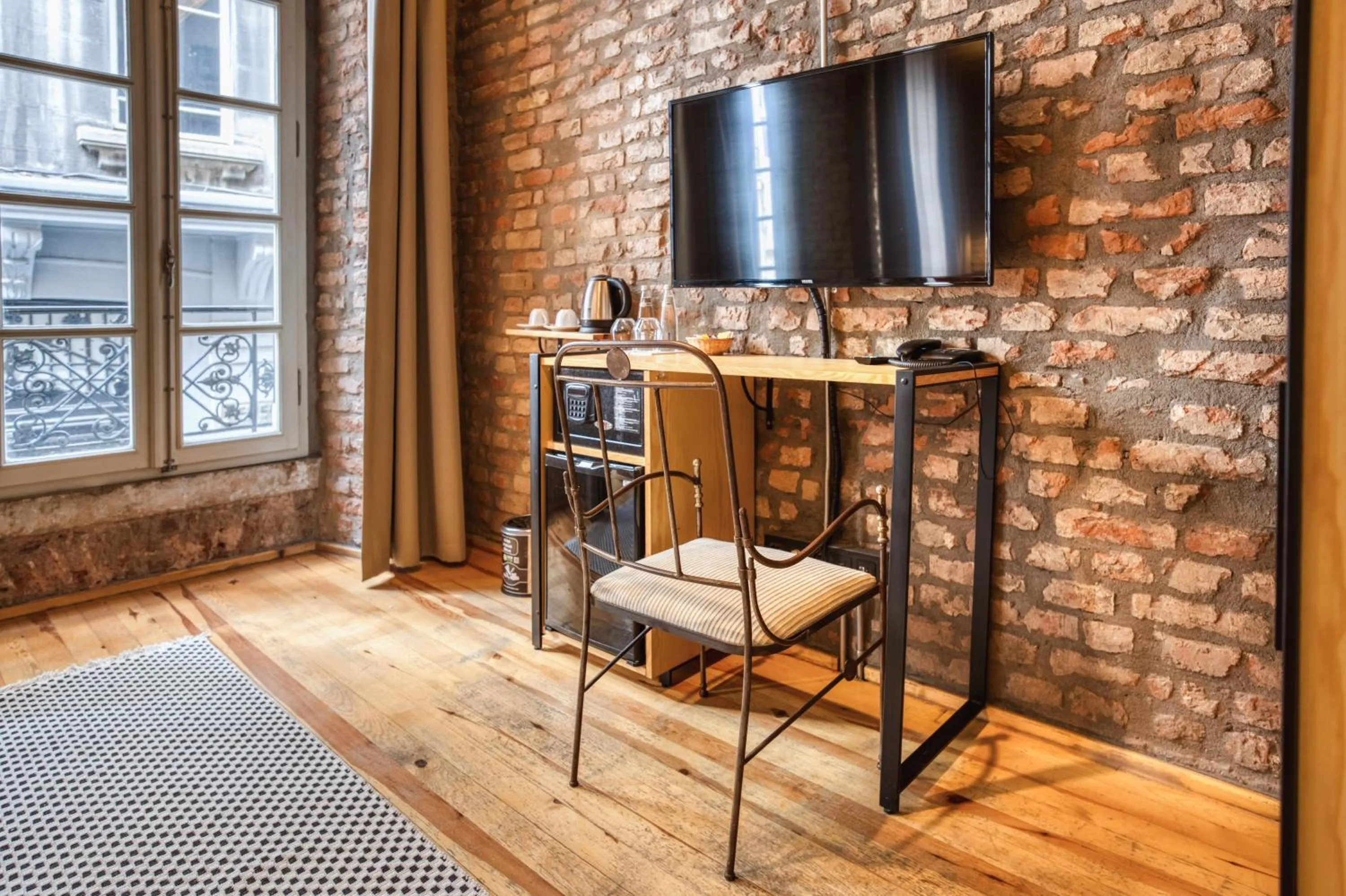 TV and multimedia in Novus Pera Hotel