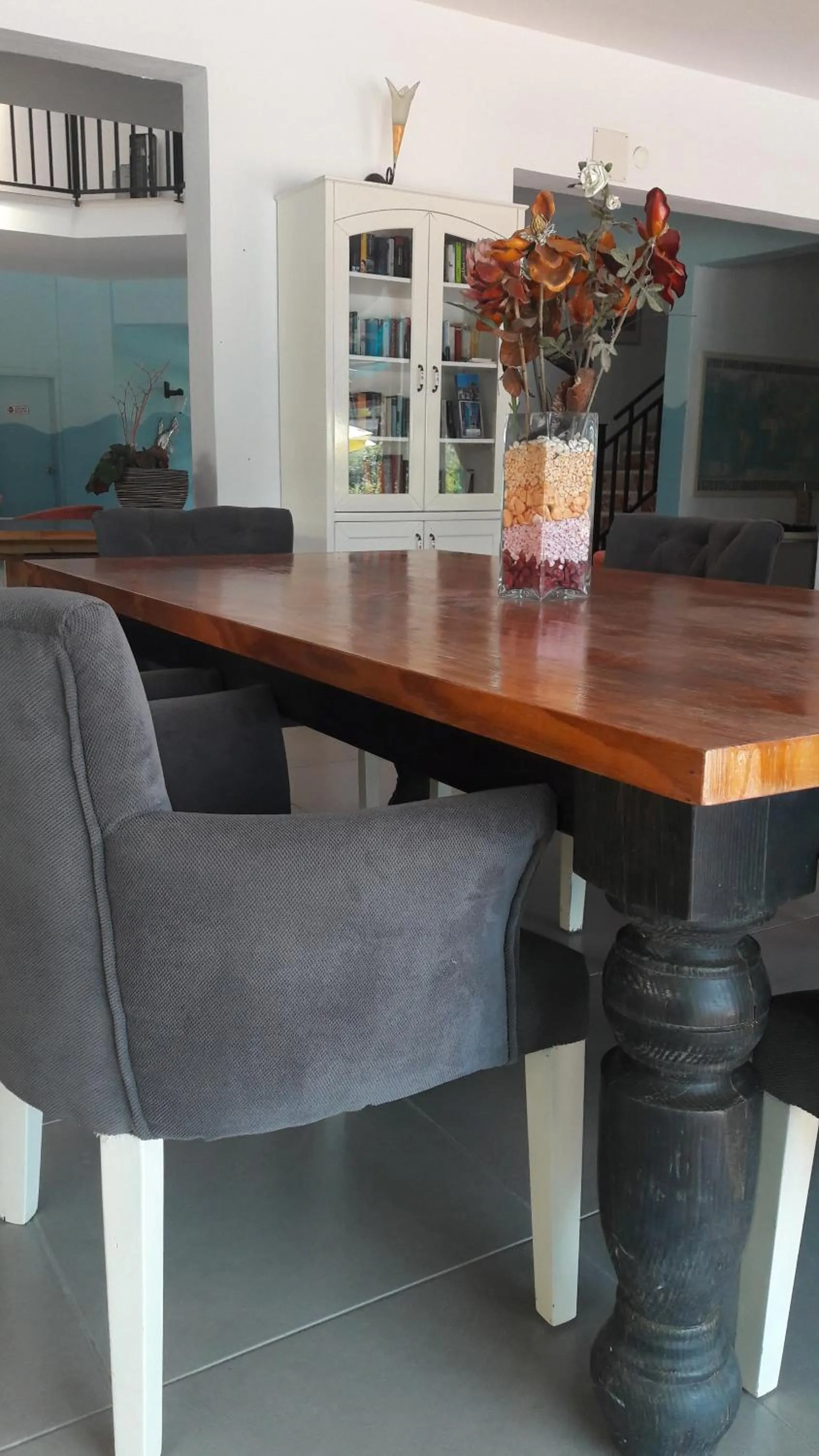 Communal lounge/ TV room in Rebin Beach Hotel