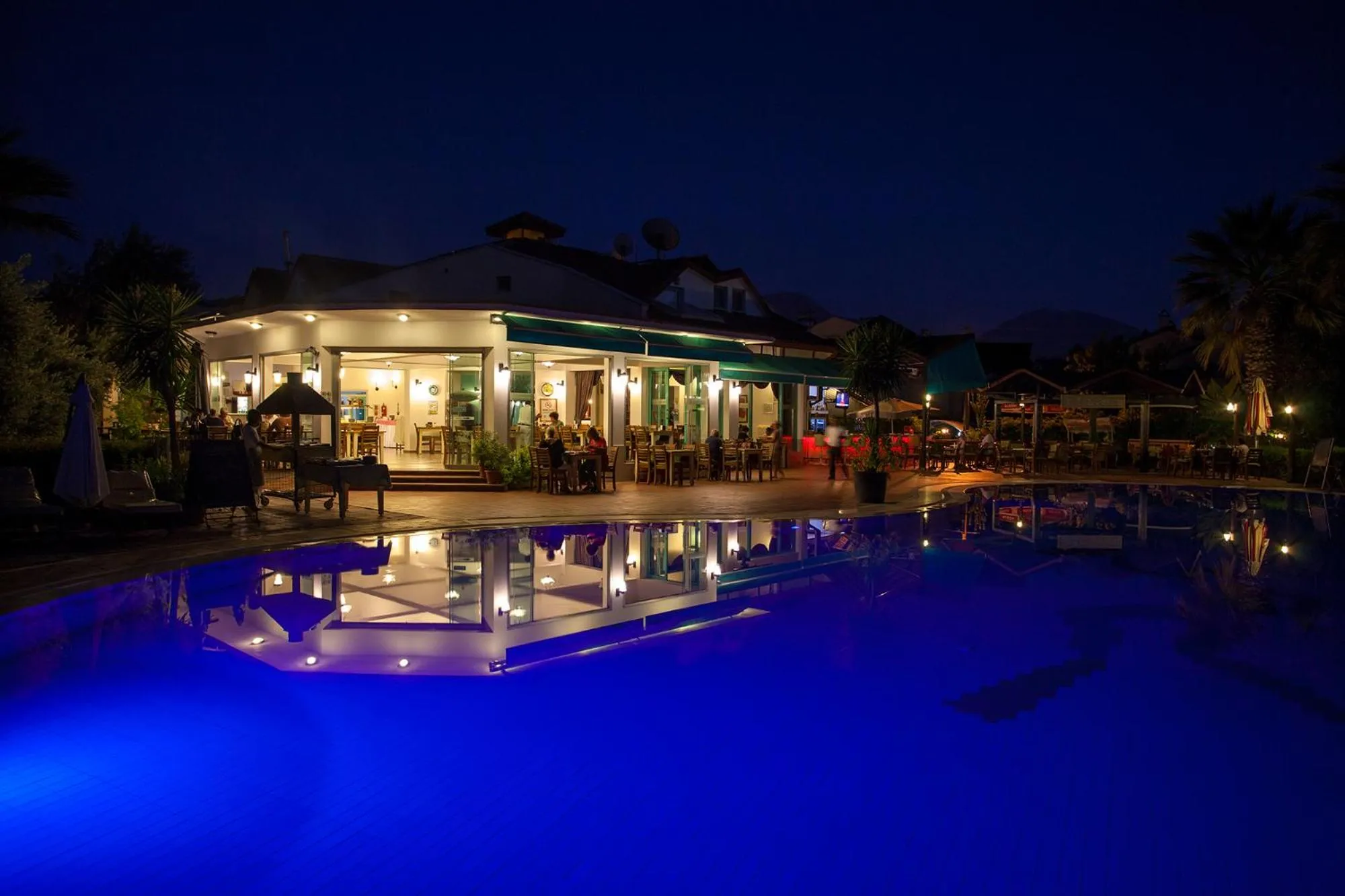 Food and drinks in Rebin Beach Hotel