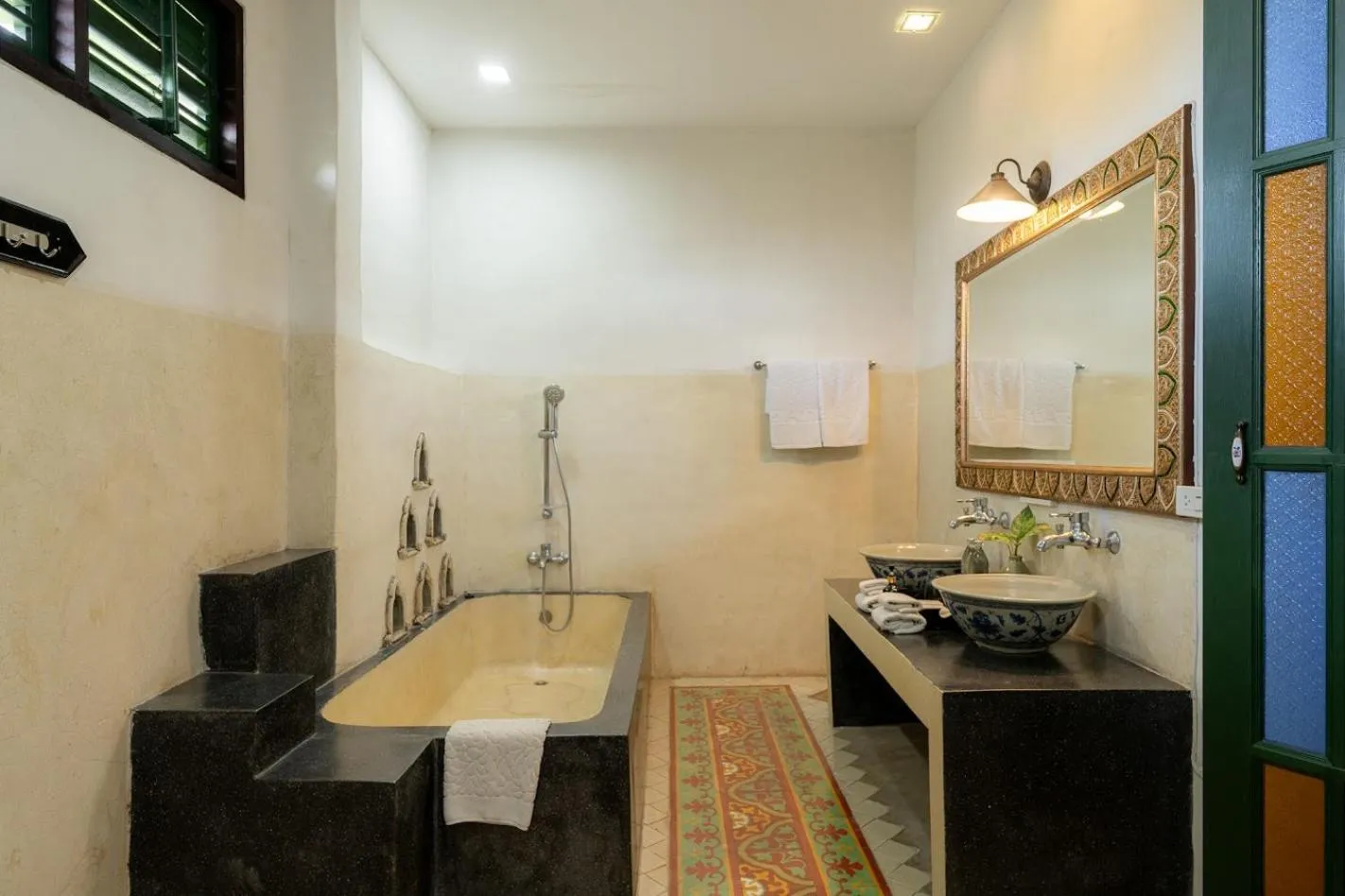 Cheva Gallery Boutique Hotel