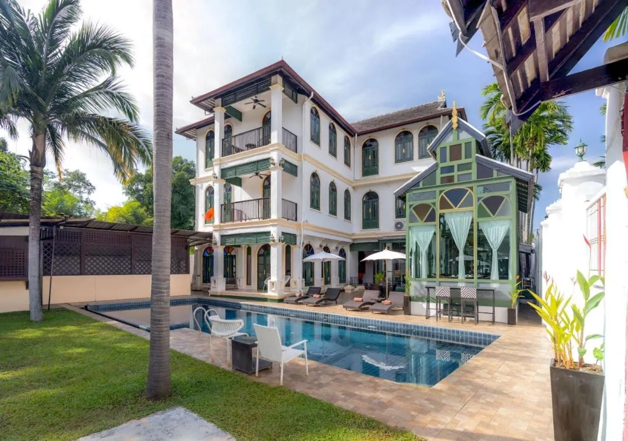 Swimming pool in Cheva Gallery Boutique Hotel