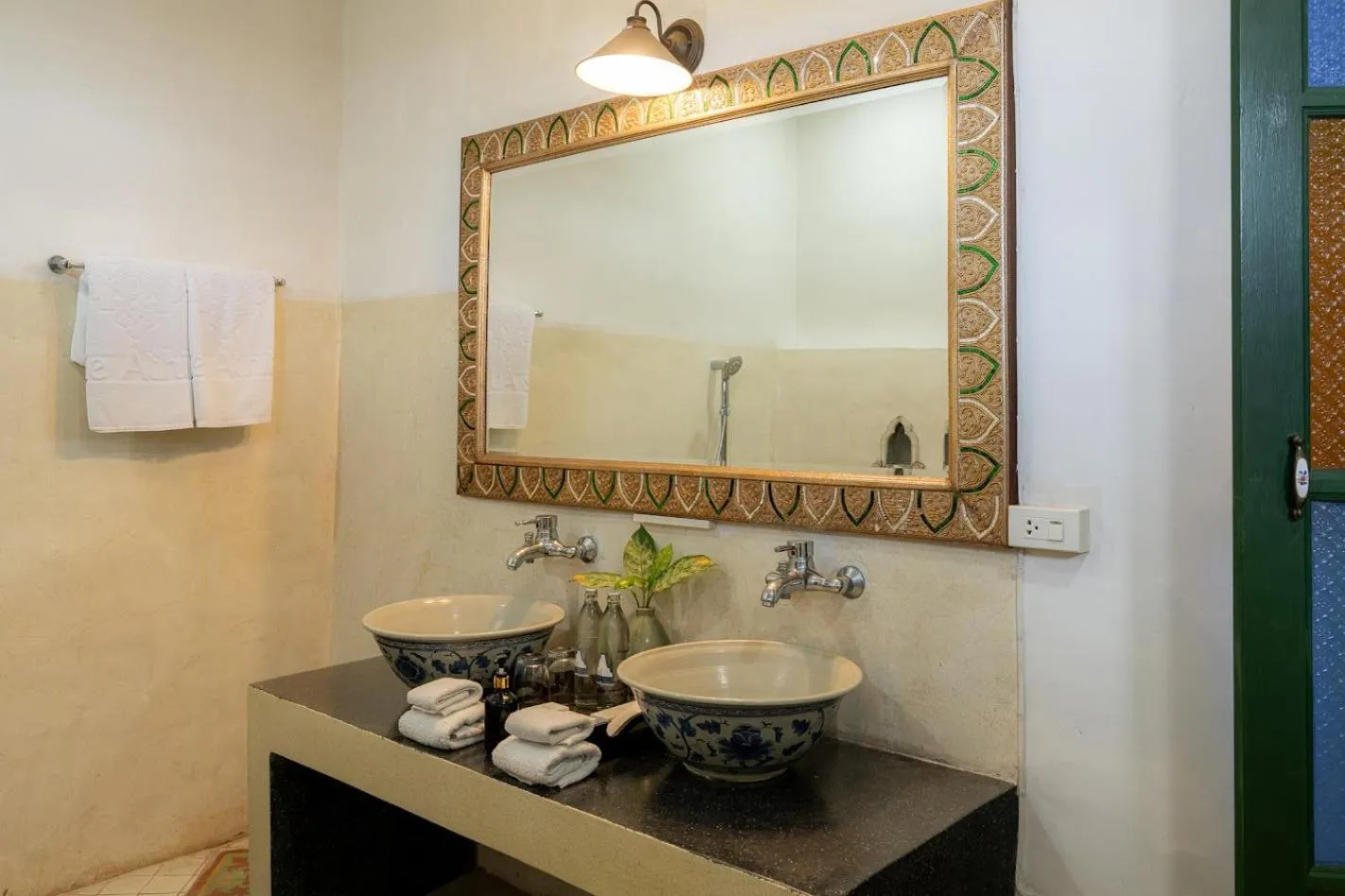 Cheva Gallery Boutique Hotel