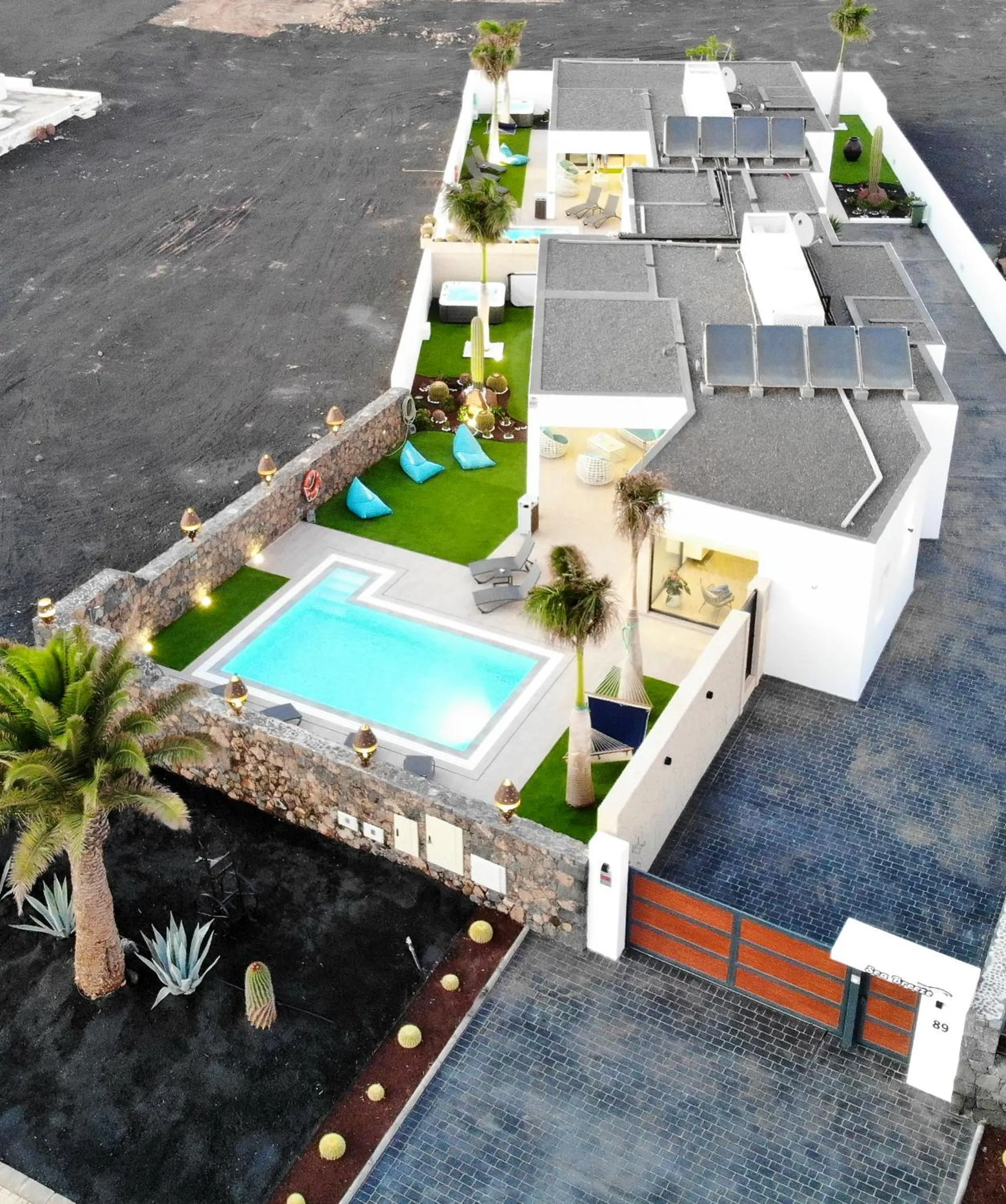 Sea Breeze Villas Lapa and Claca