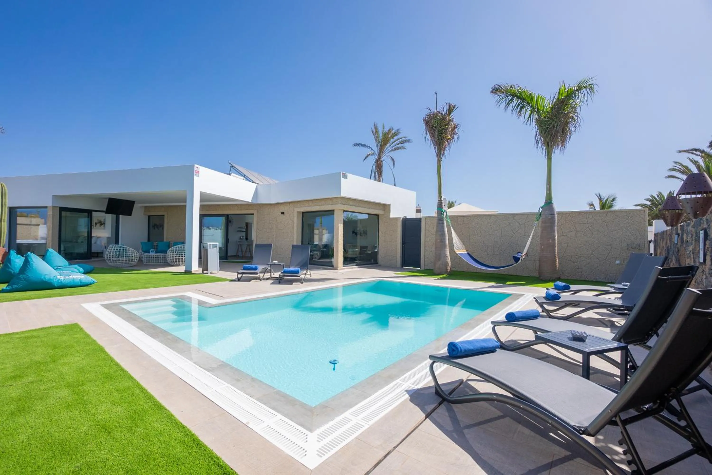 Property building in Sea Breeze Villas Lapa and Claca