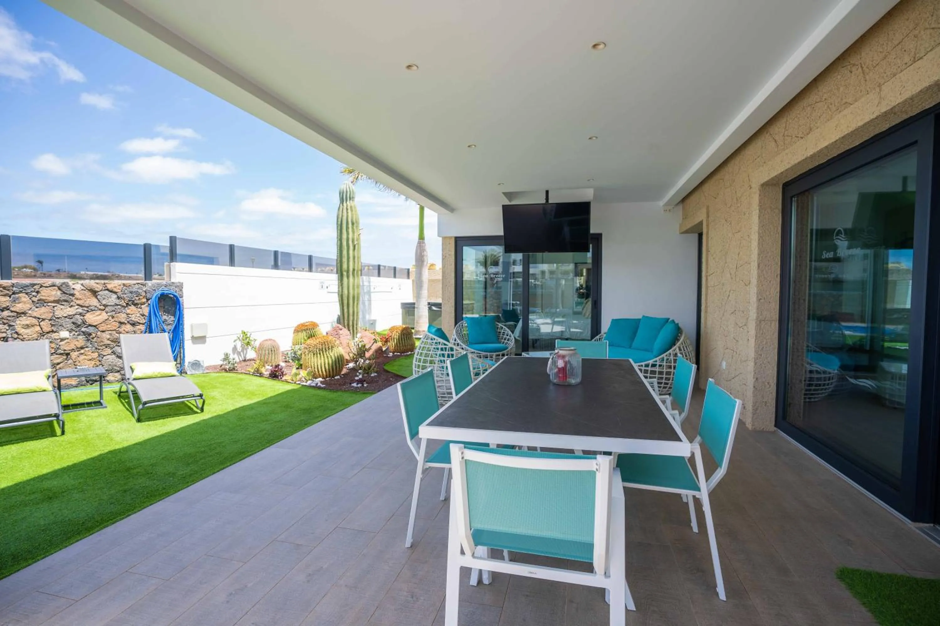 Sea Breeze Villas Lapa and Claca