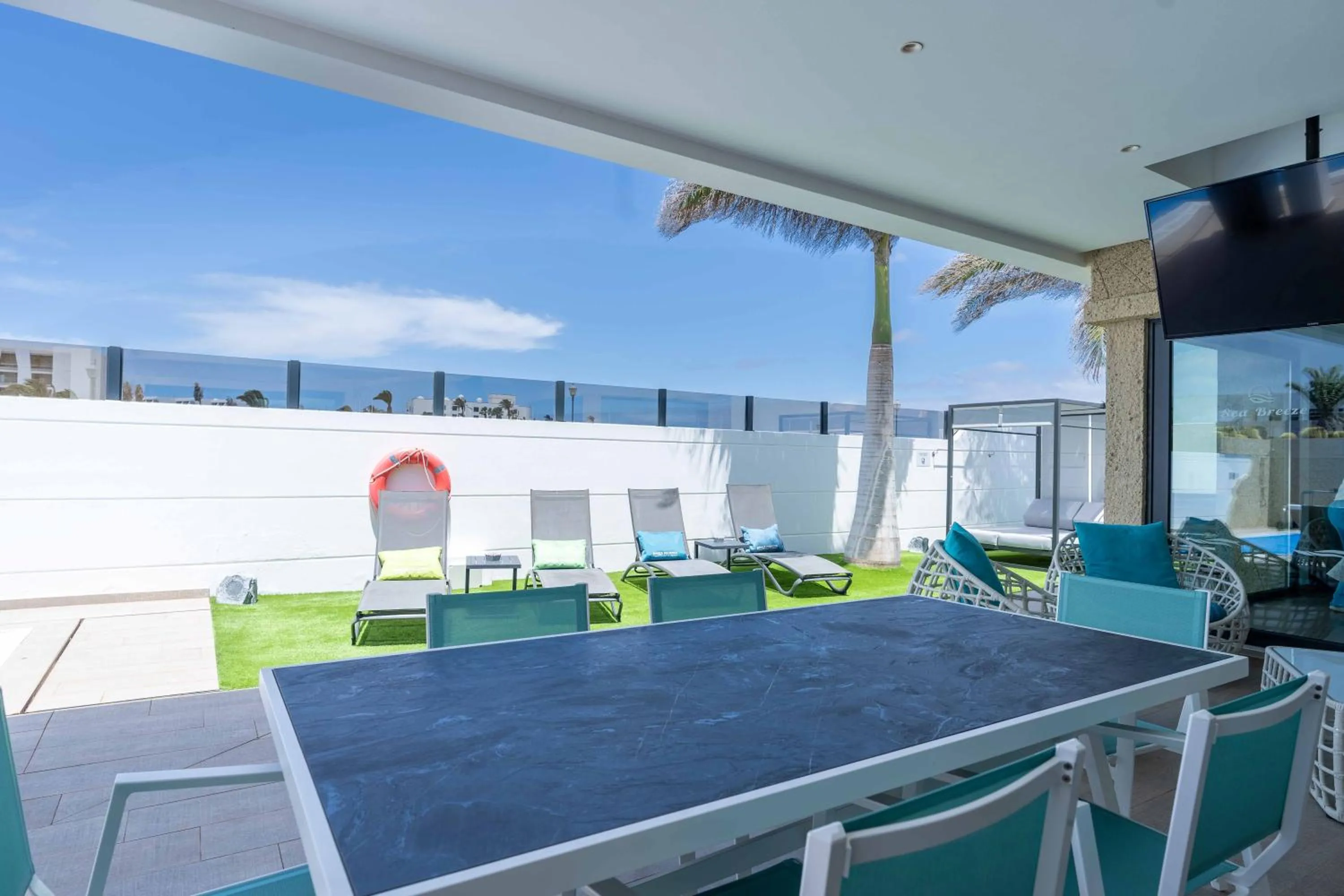 Patio in Sea Breeze Villas Lapa and Claca