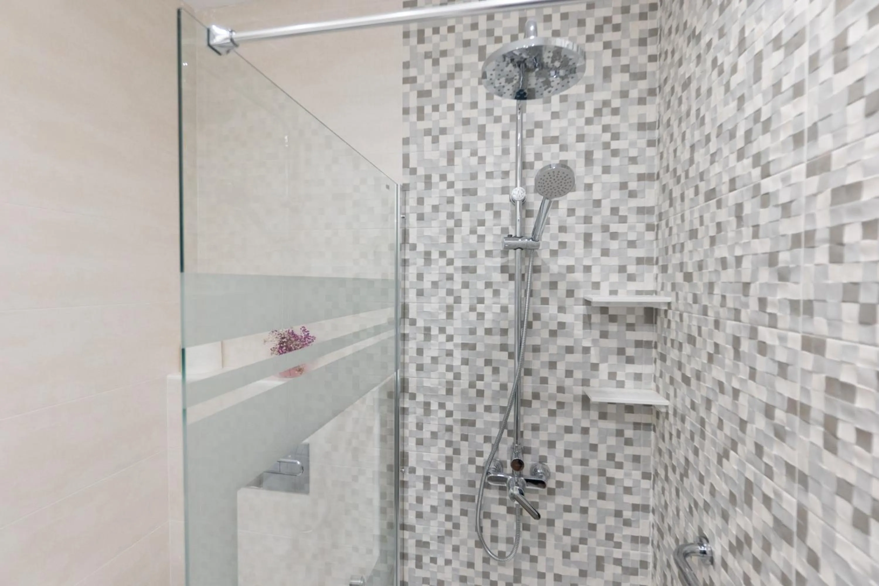 Bathroom in Sea Breeze Villas Lapa and Claca