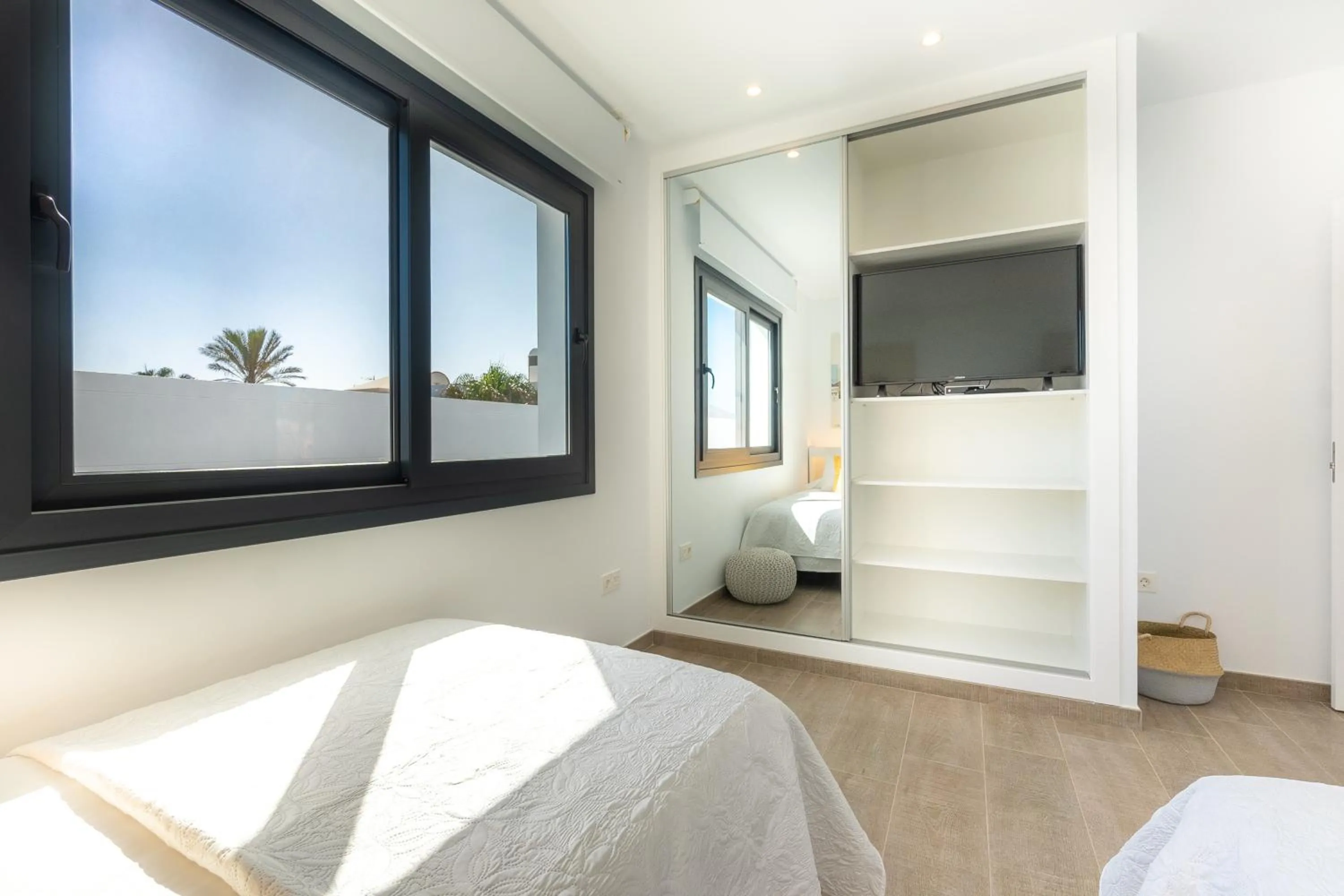 TV and multimedia, Bed in Sea Breeze Villas Lapa and Claca