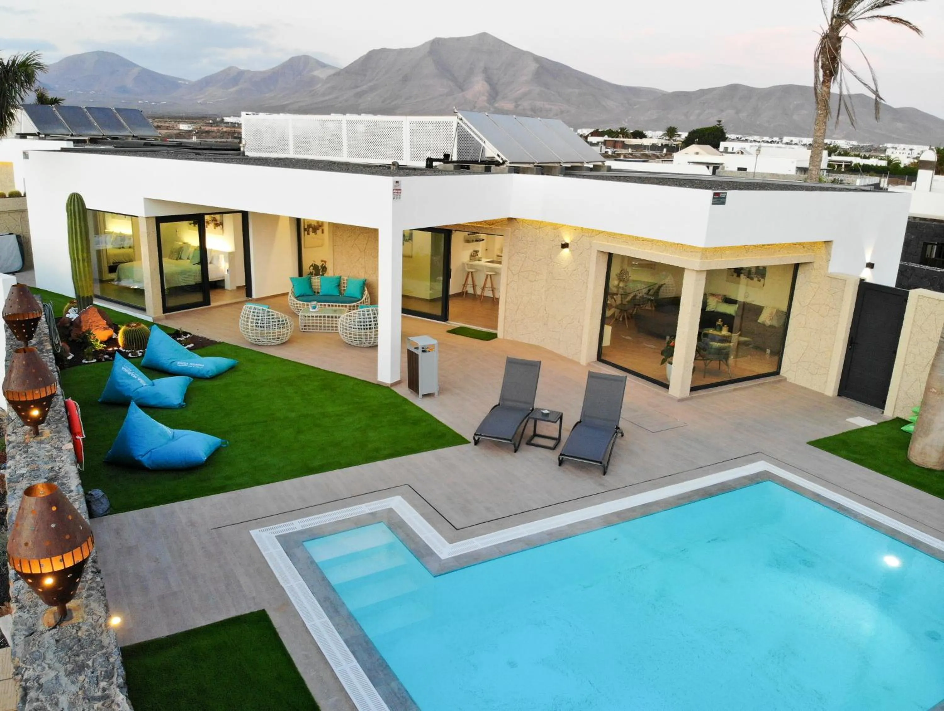 Balcony/Terrace in Sea Breeze Villas Lapa and Claca