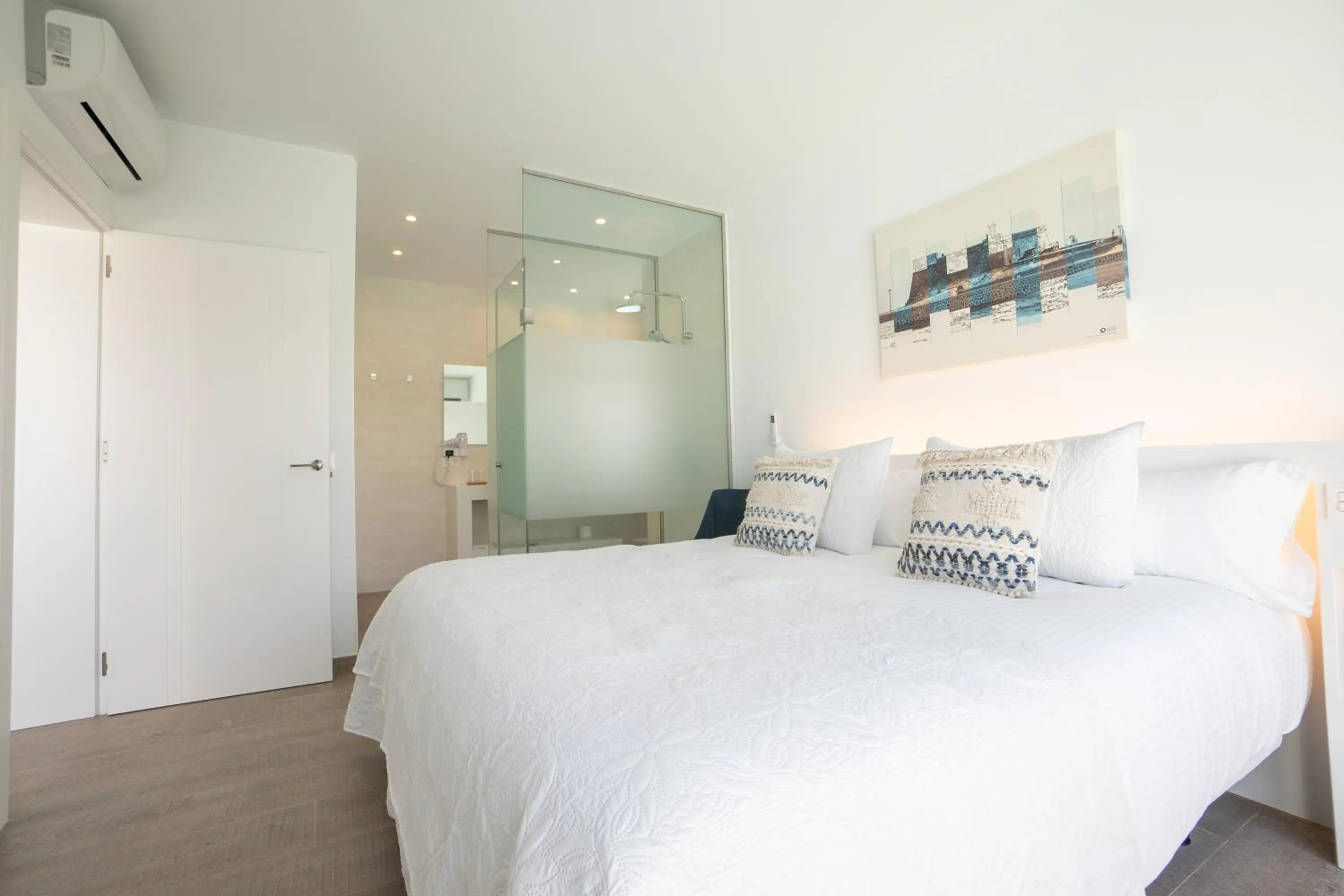 Bed in Sea Breeze Villas Lapa and Claca