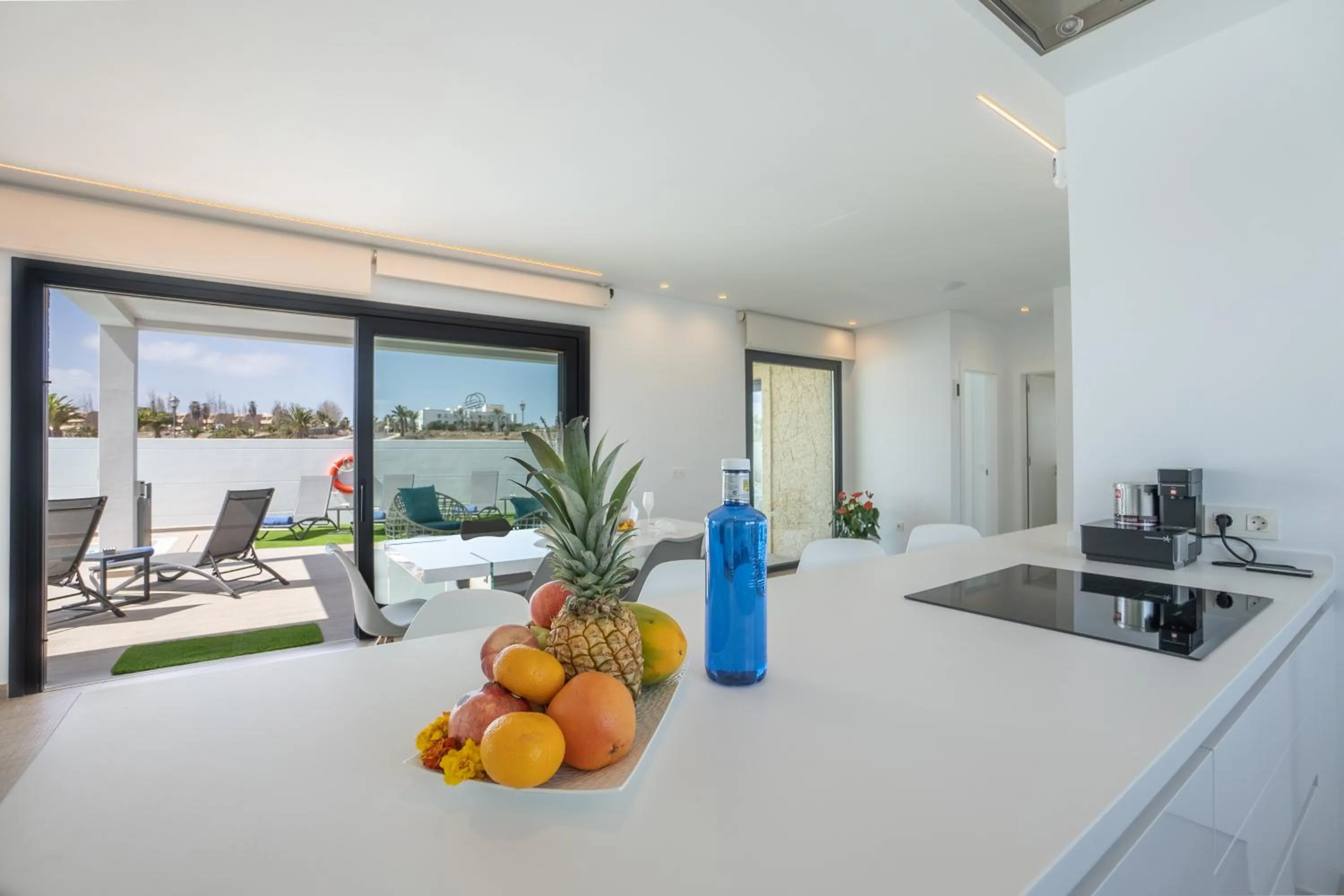 Food and drinks in Sea Breeze Villas Lapa and Claca
