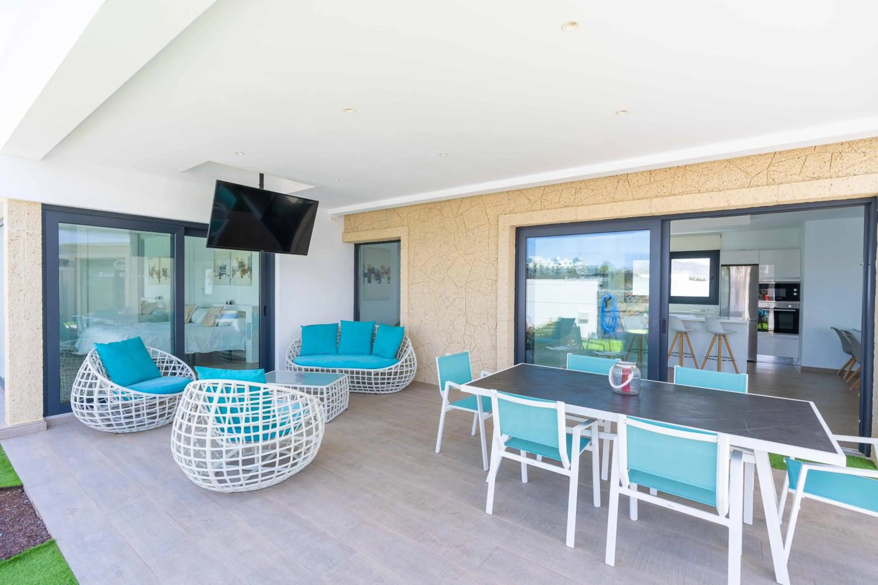 Dining area in Sea Breeze Villas Lapa and Claca