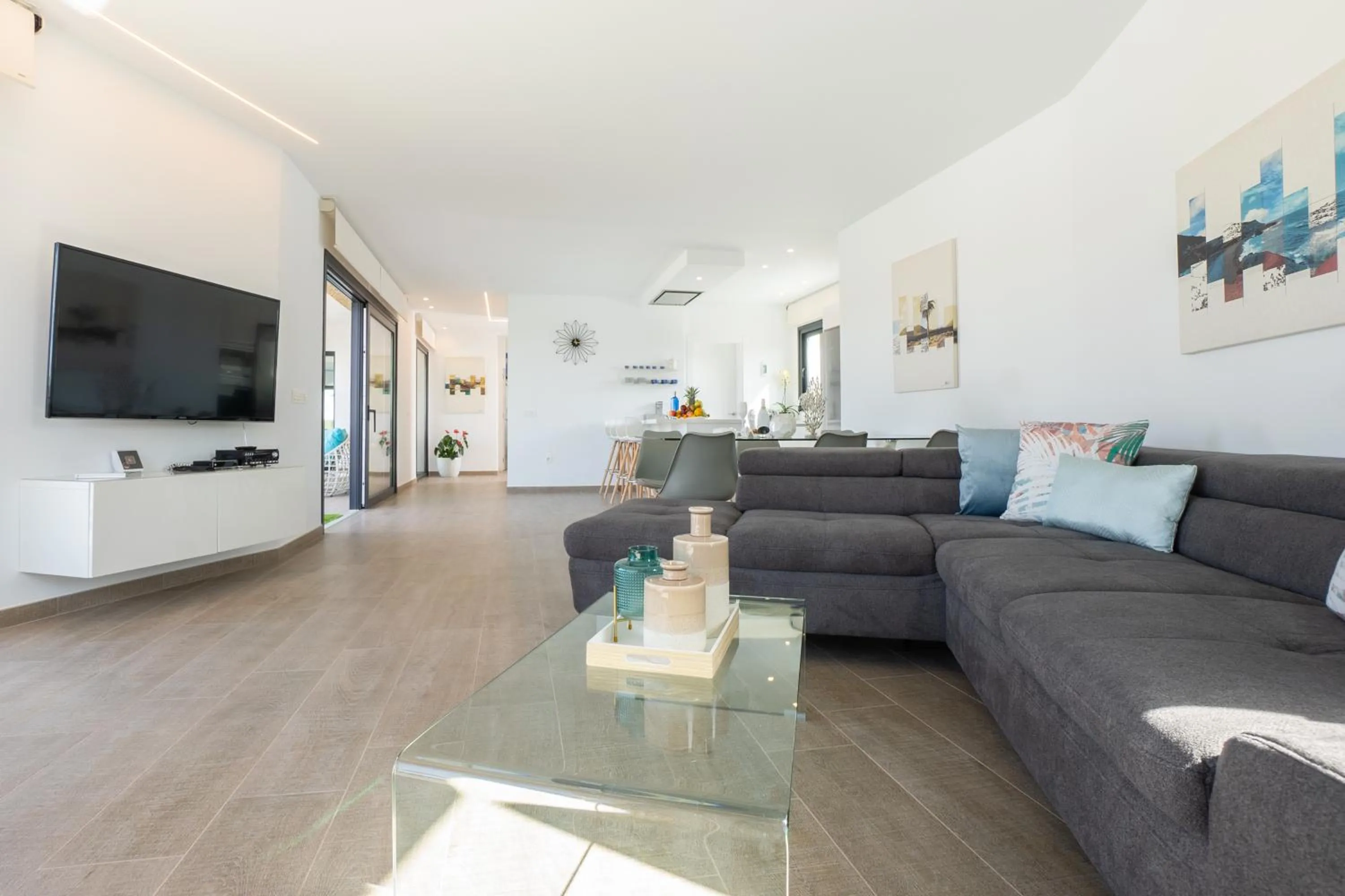 TV and multimedia in Sea Breeze Villas Lapa and Claca