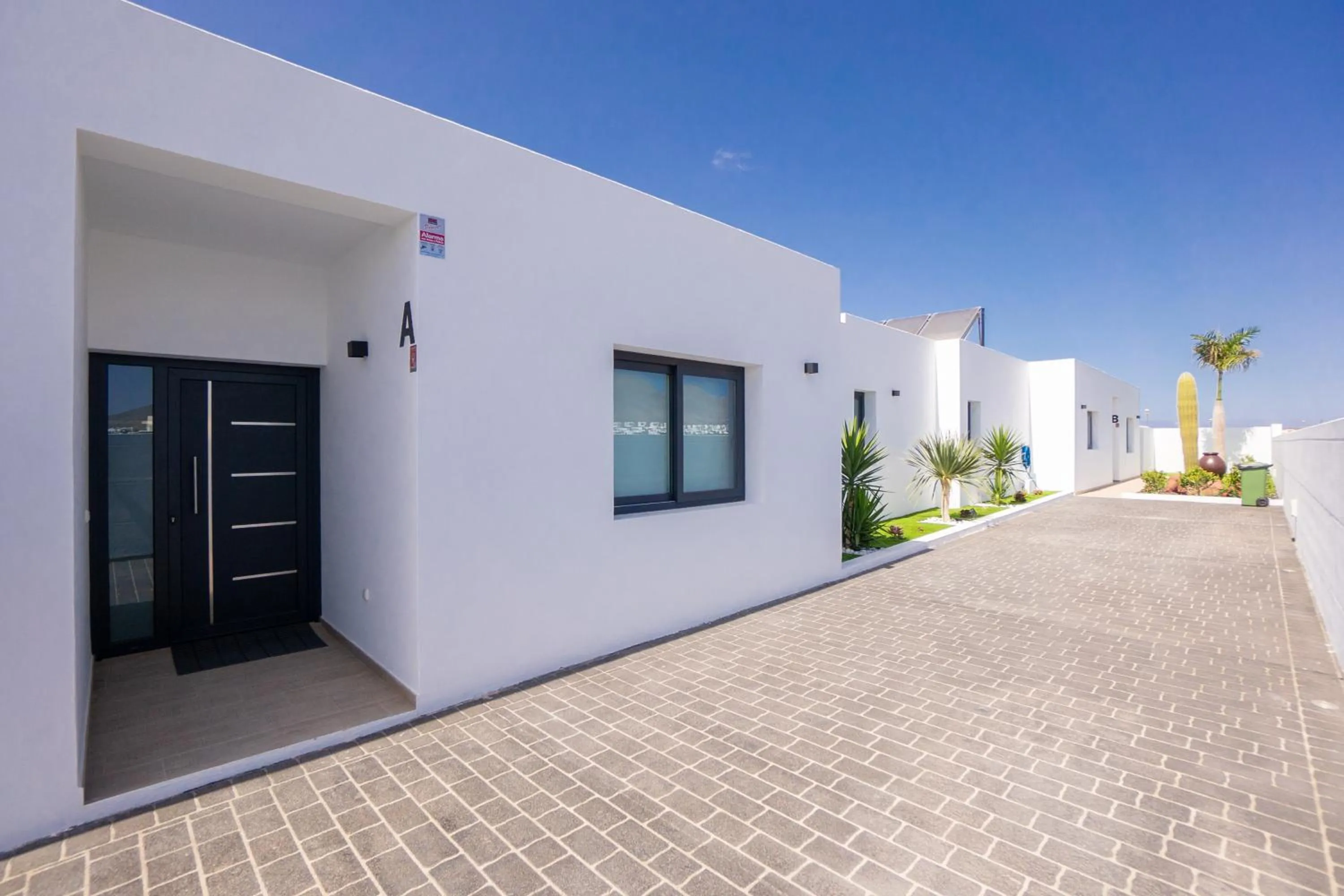 Sea Breeze Villas Lapa and Claca