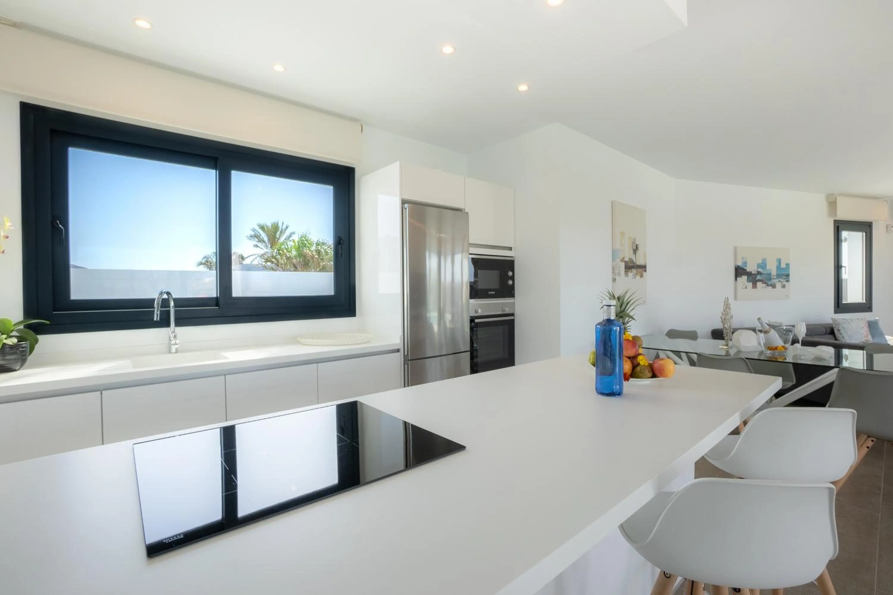 Kitchen or kitchenette in Sea Breeze Villas Lapa and Claca