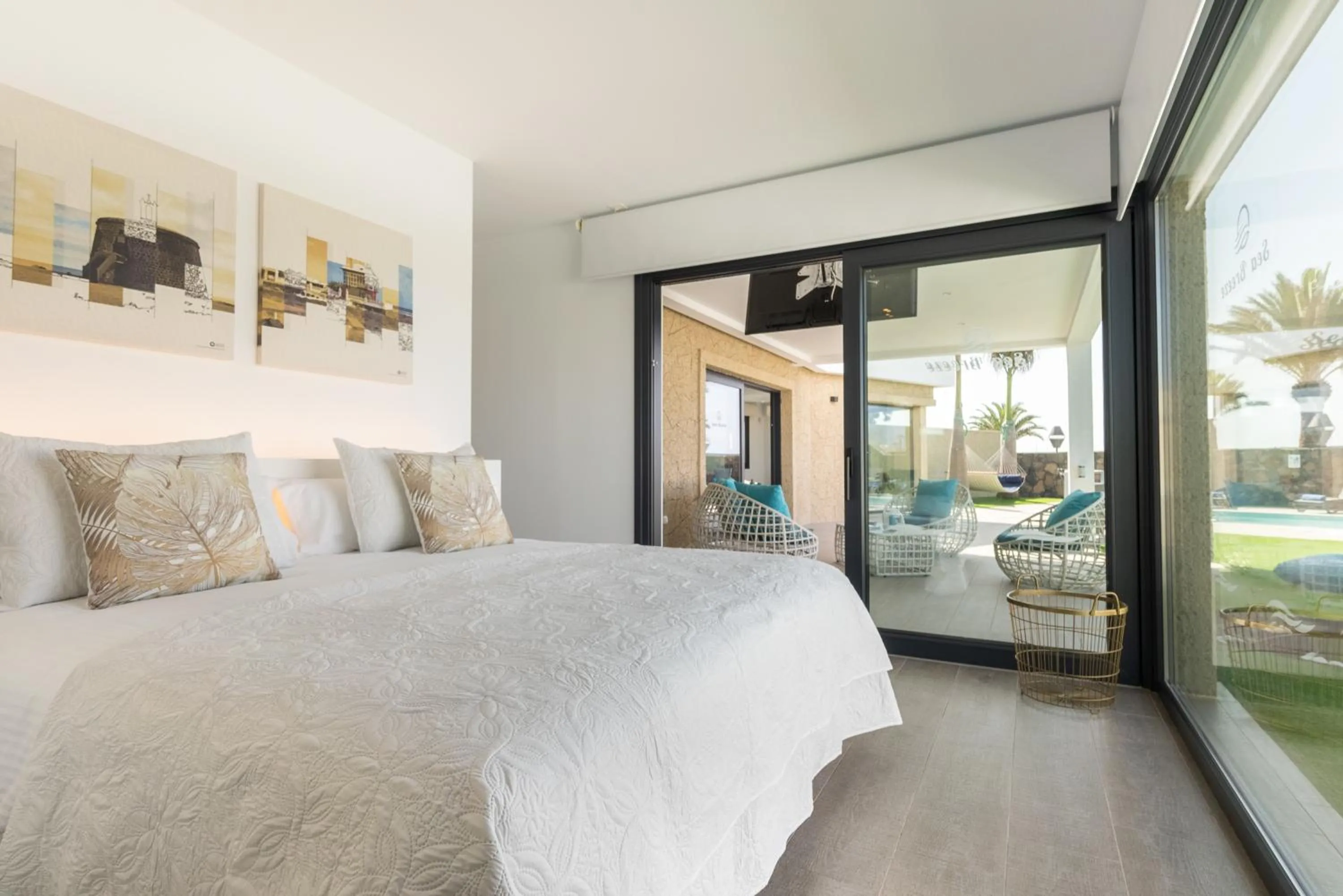 Bed in Sea Breeze Villas Lapa and Claca