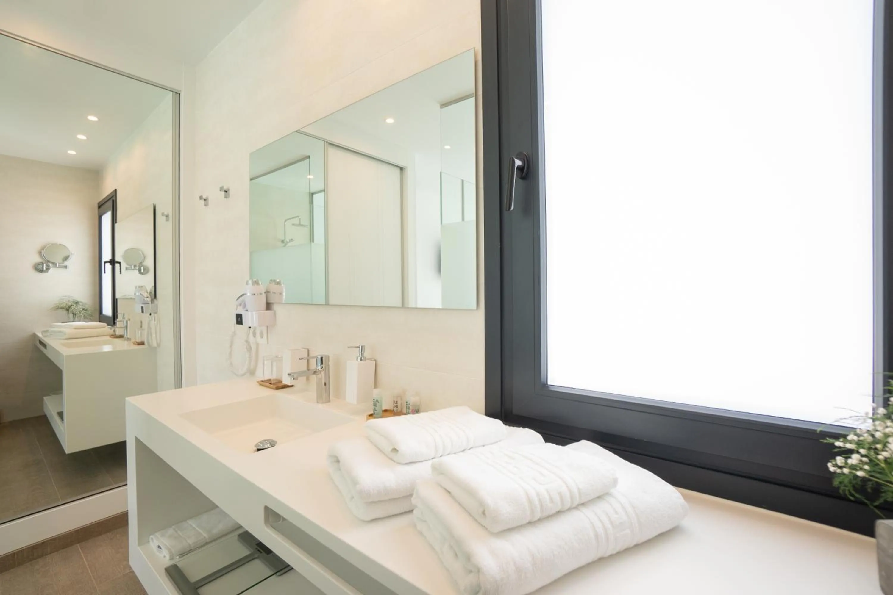 Bathroom in Sea Breeze Villas Lapa and Claca