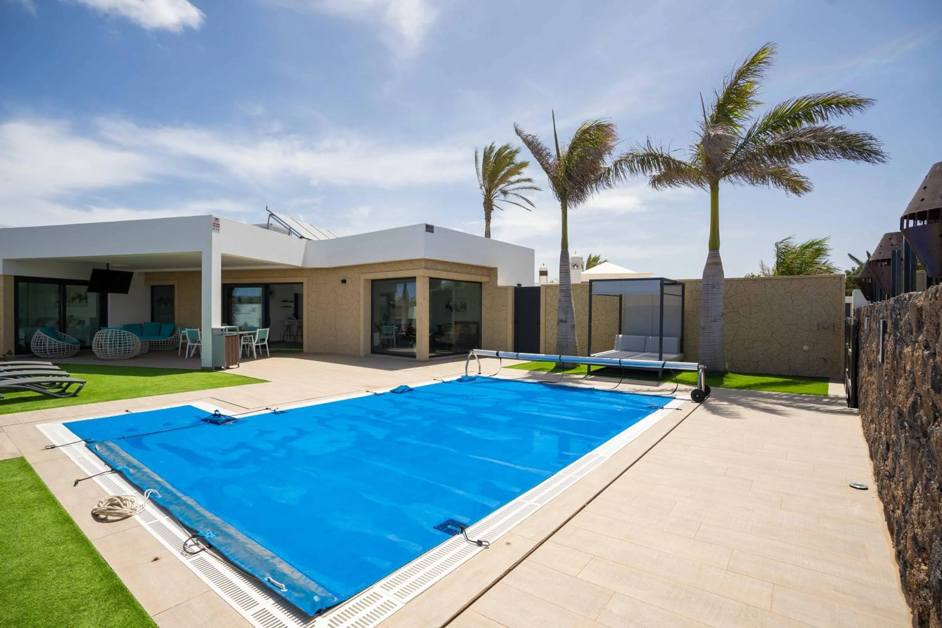 Sea Breeze Villas Lapa and Claca