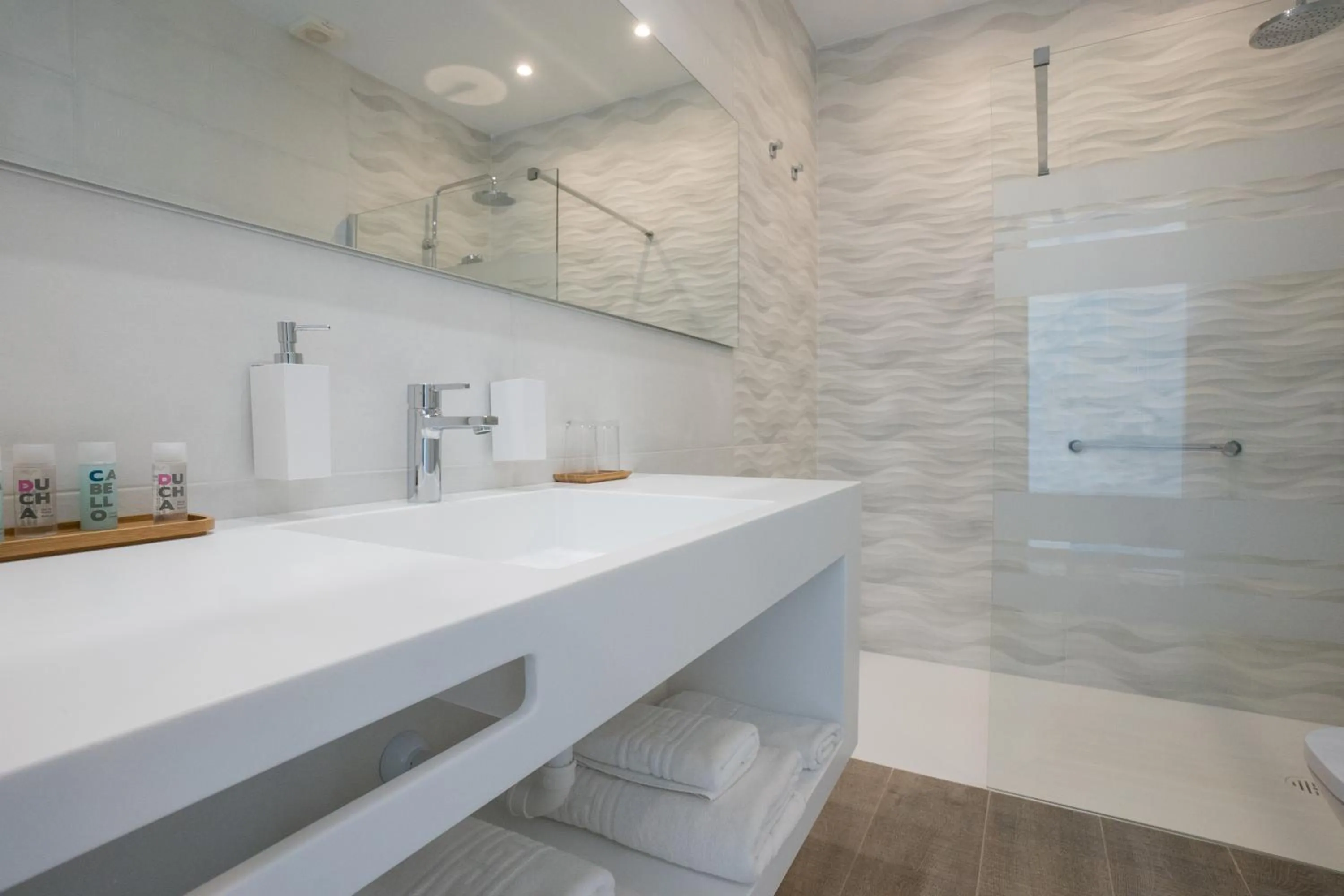 Bathroom in Sea Breeze Villas Lapa and Claca