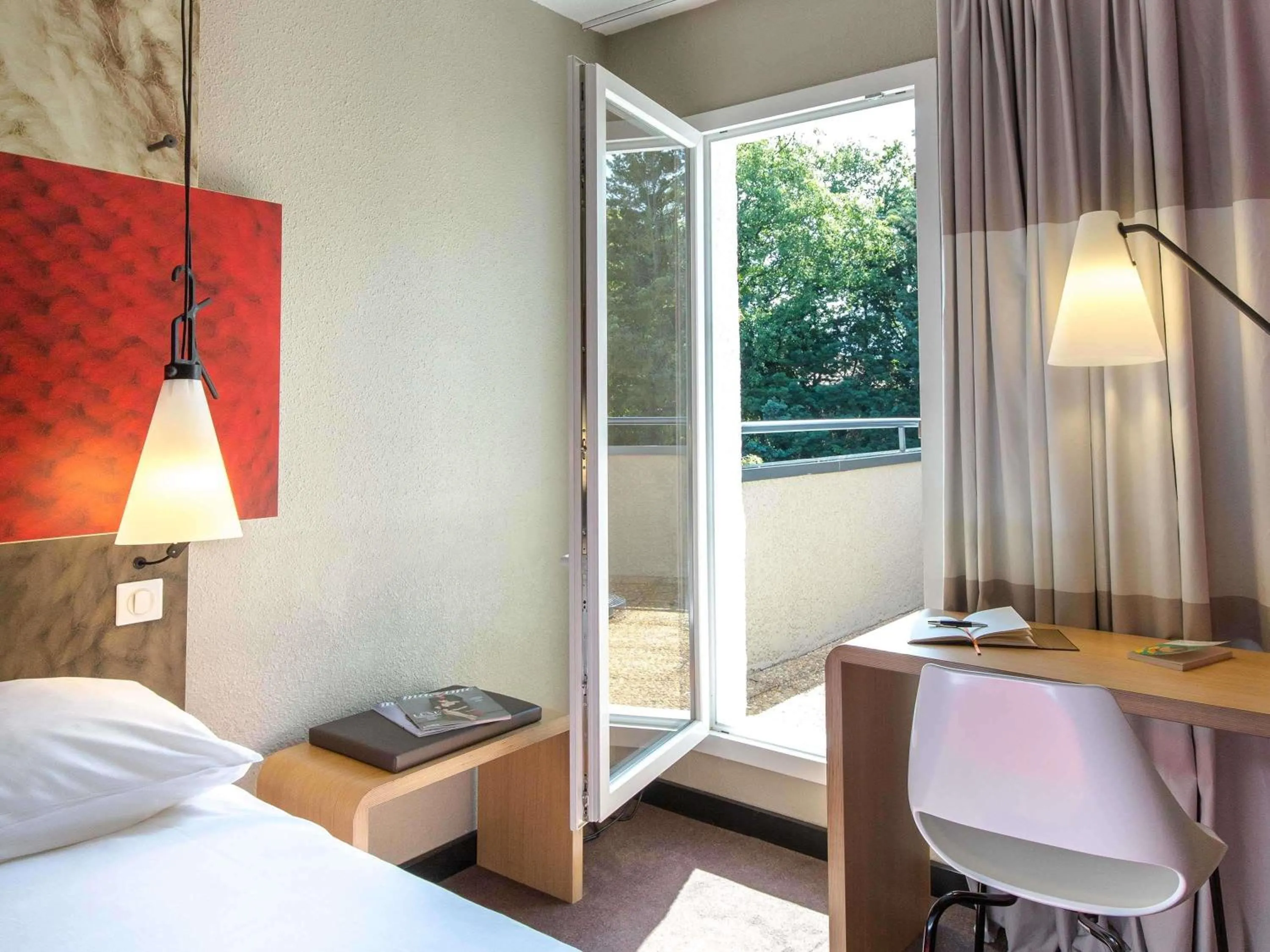 Bedroom, Bed in ibis Brignoles Provence Verte