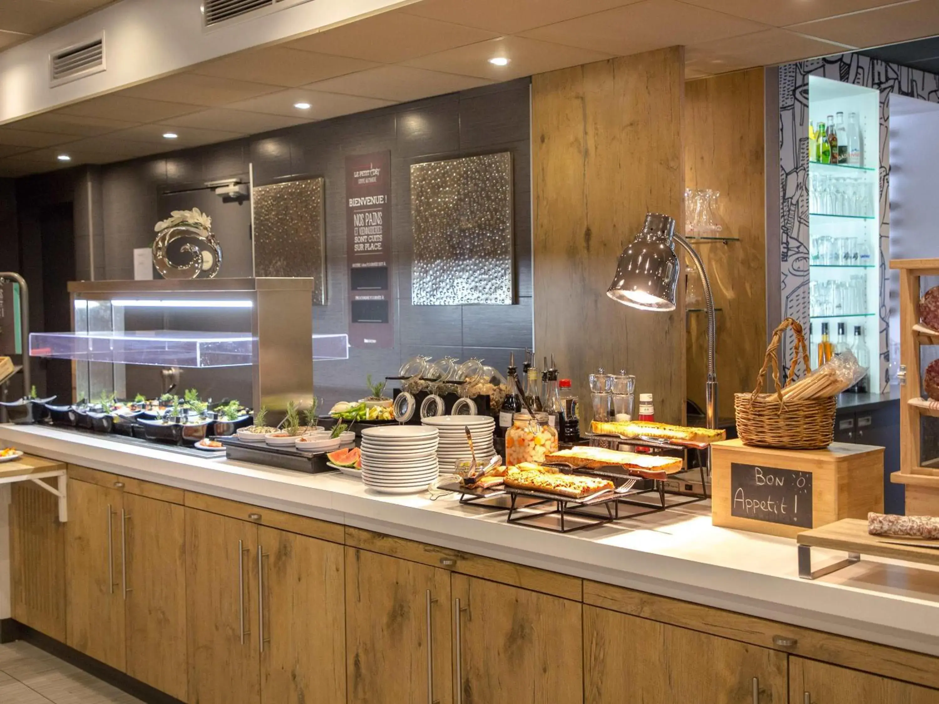 Restaurant/places to eat in ibis Brignoles Provence Verte Restaurant/places to eat in ibis Brignoles Provence Verte